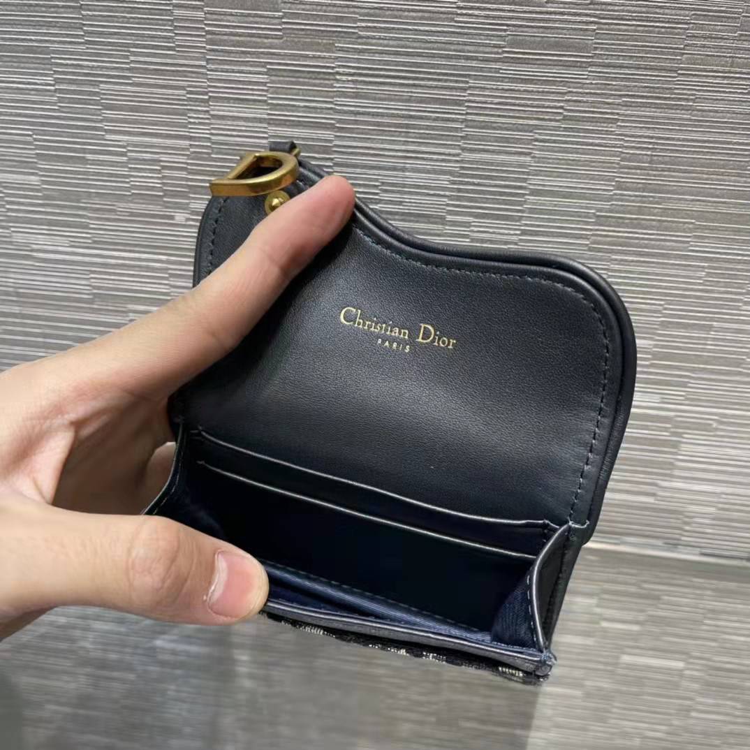 หนังแท้ DIOR SADDLE FLAP CARD HOLDER พร้อมส่งที่ไทย กระเป๋าใส่การ์ดงานหนังแท้และผ้าแจ็คการ์ด เกรดเทพออริจินอล ภาพสินค้าถ่ายจากงานขายจริง ใช้งานต่างประเทศได้