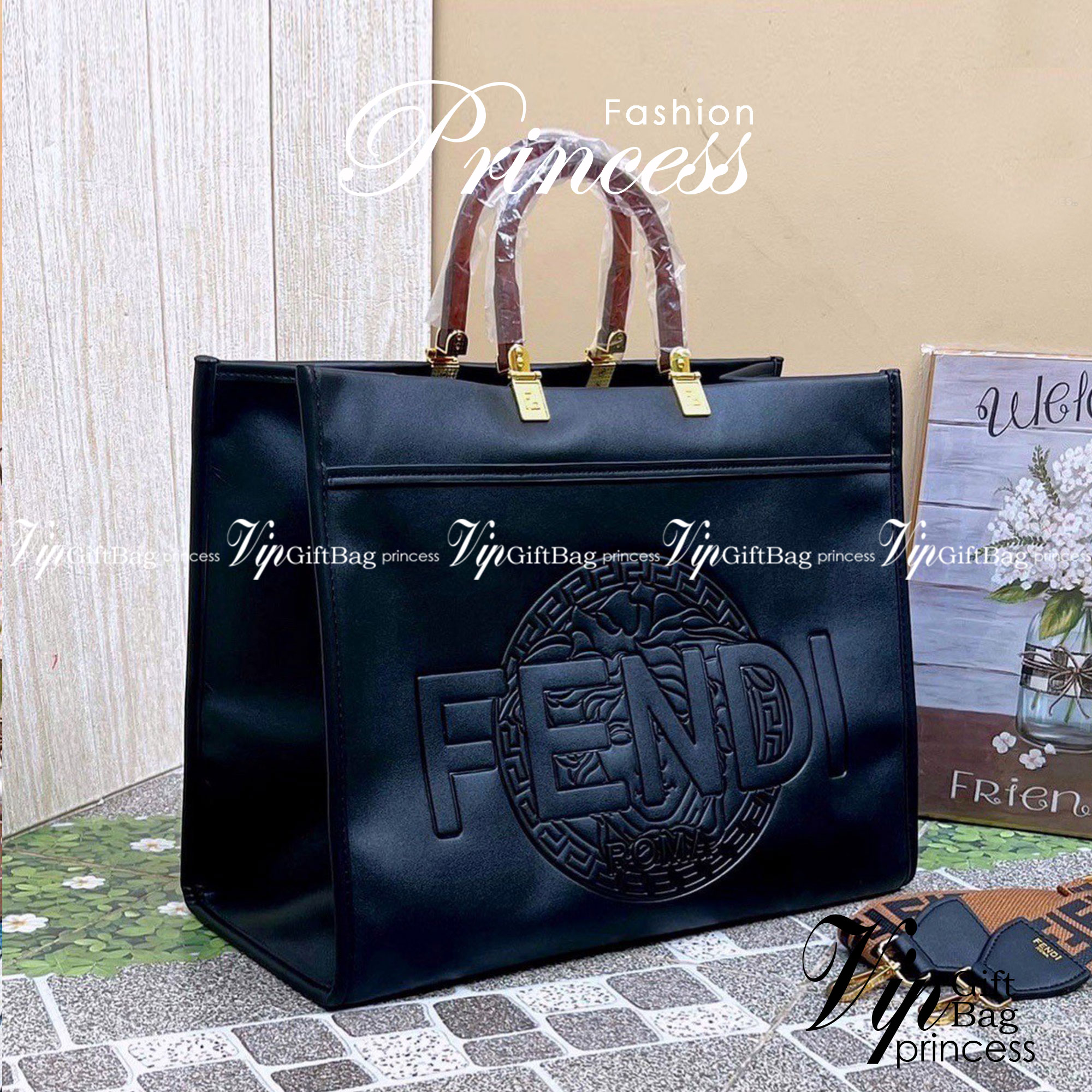 Fendi x Versace Shopping bag / FENDI Tote bag กระเป๋าสะพายทรงโท้ท ใบใหญ่ อะไหล่สีทองหรูหรา ใช้งานได้ทุกลุค เกรดงานสวย ใช้ได้ Everyday Look เลยค่า