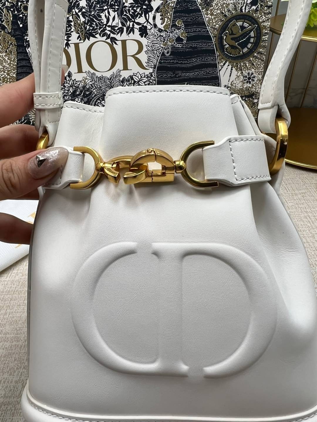 DIOR SMALL C'EST 17 cm / Dior bucket bag รุ่นใหม่สวยหรู ดูแพงมากค่ะ กระเป๋าสะพายบัคเก็ต รูปทรงคลาสสิค ใช้งานง่ายภายในโล่งกว้างมาก สวยมาก ควรมีค่า
