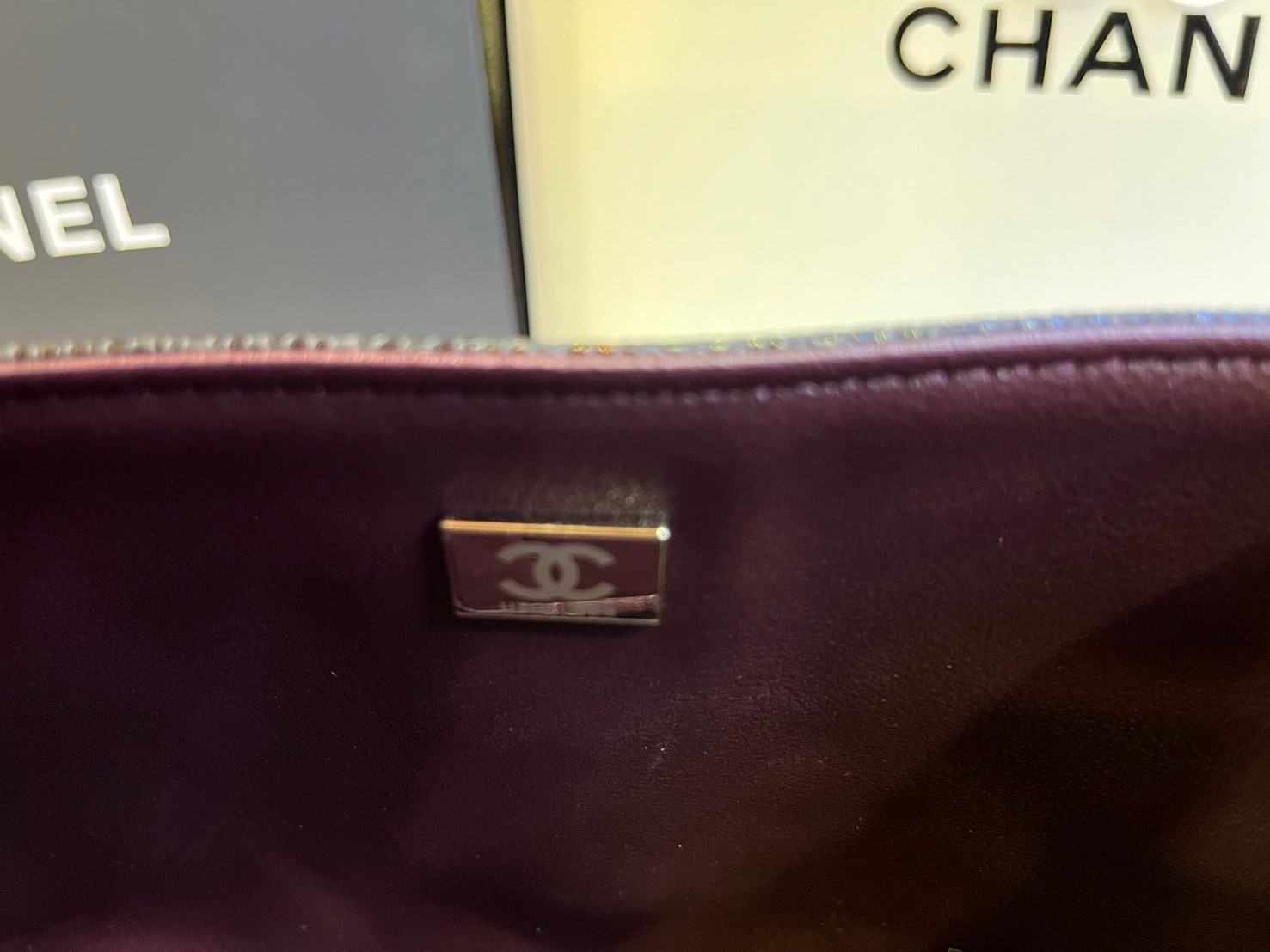 พร้อมส่งครบ 4 แบบ โทนสีดำคลาสสิก หนังคาเวียร์/หนังเรียบ อะไหล่เงิน/ทอง CHANEL Classic 25cm กระเป๋าสะพายรุ่นยอดนิยมเรียบหรู เกรดออริ 1:1 ใช้งานต่างประเทศได้