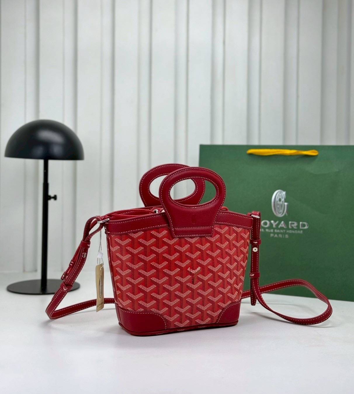 ORI หนังแท้ | Goyard Beluga Mini Bag กระเป๋าสะพายทรงบัคเก็ต พร้อมหูจับในตัว สะดวกใช้งาน ด้านในเป็นผ้าดีไซน์ผูก เพิ่มความน่ารักน่าใช้ สวยมากค่ะ