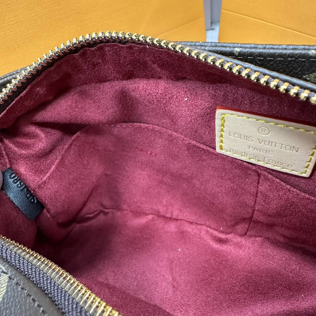 ORI หนังแท้ | LV Vivacite bag Monogram canvas กระเป๋าสะพายดีไซน์วินเทจ Monogram แคนวาส ไอเท็มขนาดเล็กใช้งานสะดวกมีช่องกระเป๋าทั้งด้านในและด้านนอกเหมาะเป็นเพื่อนคู่ใจประจำวัน