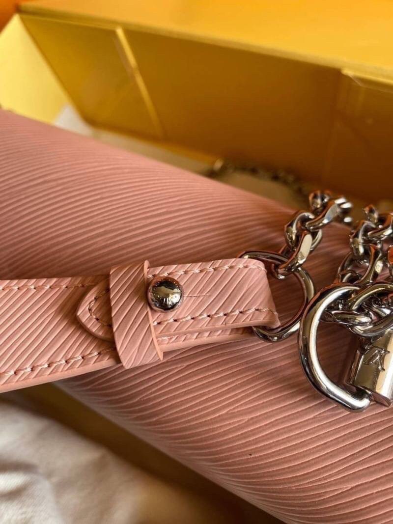 VIP 】หนังแท้ LOUIS VUITTON Epi Twist Shoulder Bag MM 4 สี พร้อมส่งที่ไทย