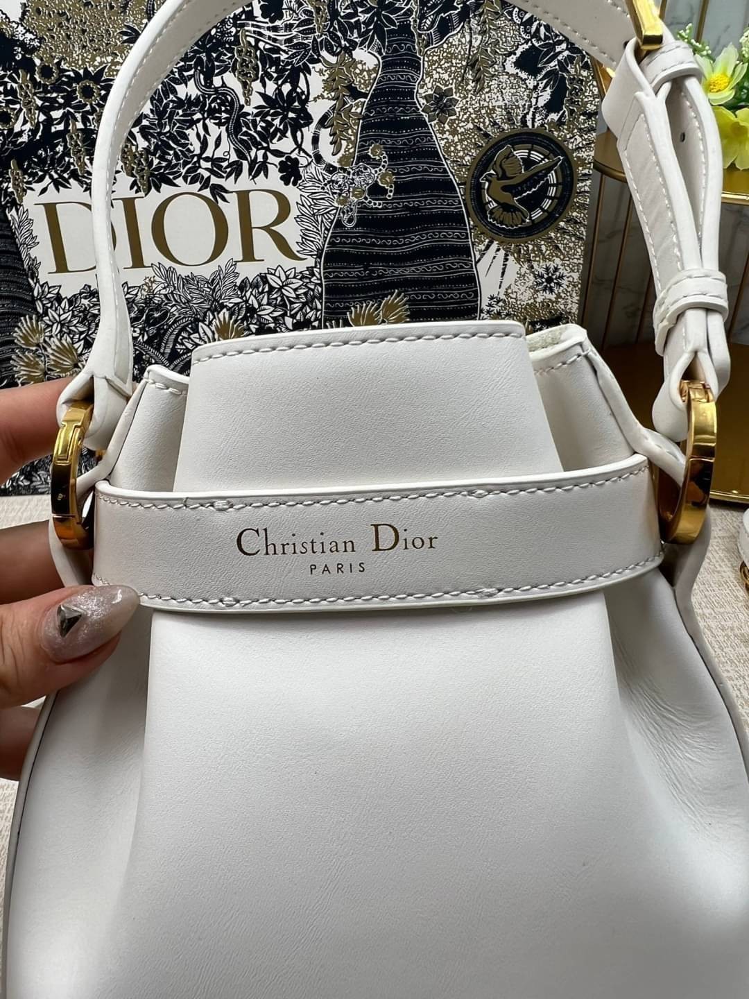 DIOR SMALL C'EST 17 cm / Dior bucket bag รุ่นใหม่สวยหรู ดูแพงมากค่ะ กระเป๋าสะพายบัคเก็ต รูปทรงคลาสสิค ใช้งานง่ายภายในโล่งกว้างมาก สวยมาก ควรมีค่า