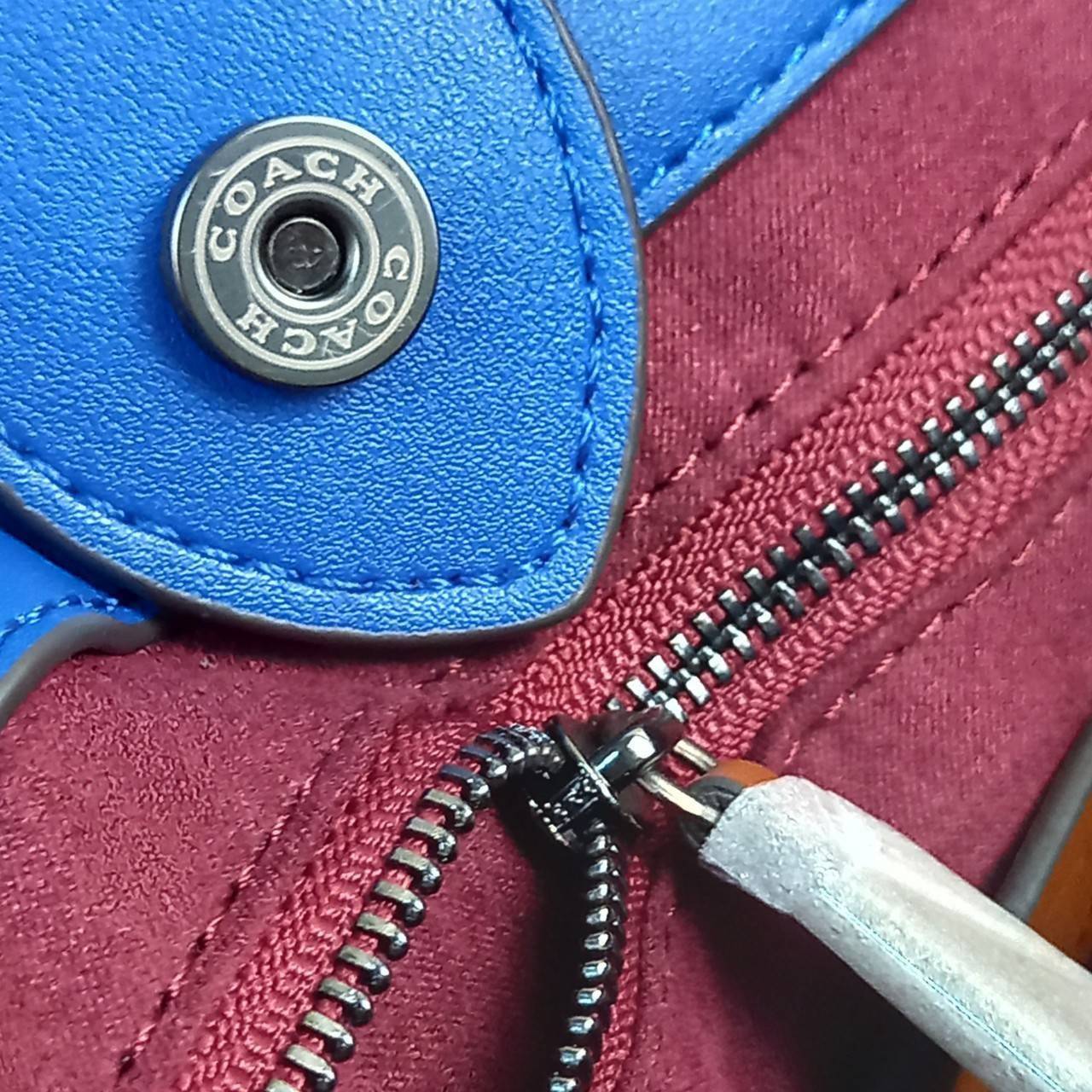 COACH CASUAL STYLE STREET STYLE 2WAY PLAIN LEATHER ELEGANT STYLE (C6958 C6852) 🌺 ที่สุด! ของที่สุด!! กระเป๋าถือ กระเป๋าสะพายรูปทรงสุดฮิต สุดคลาสสิค รุ่น UNISEX ที่ชิคๆ สบายๆ ได้ทั้งชายและหญิง// วัสดุหนังแท้ทั้งใบ ตัดเย็บด้วยหนังเนื้อนุ่มพิเศษ หนา 