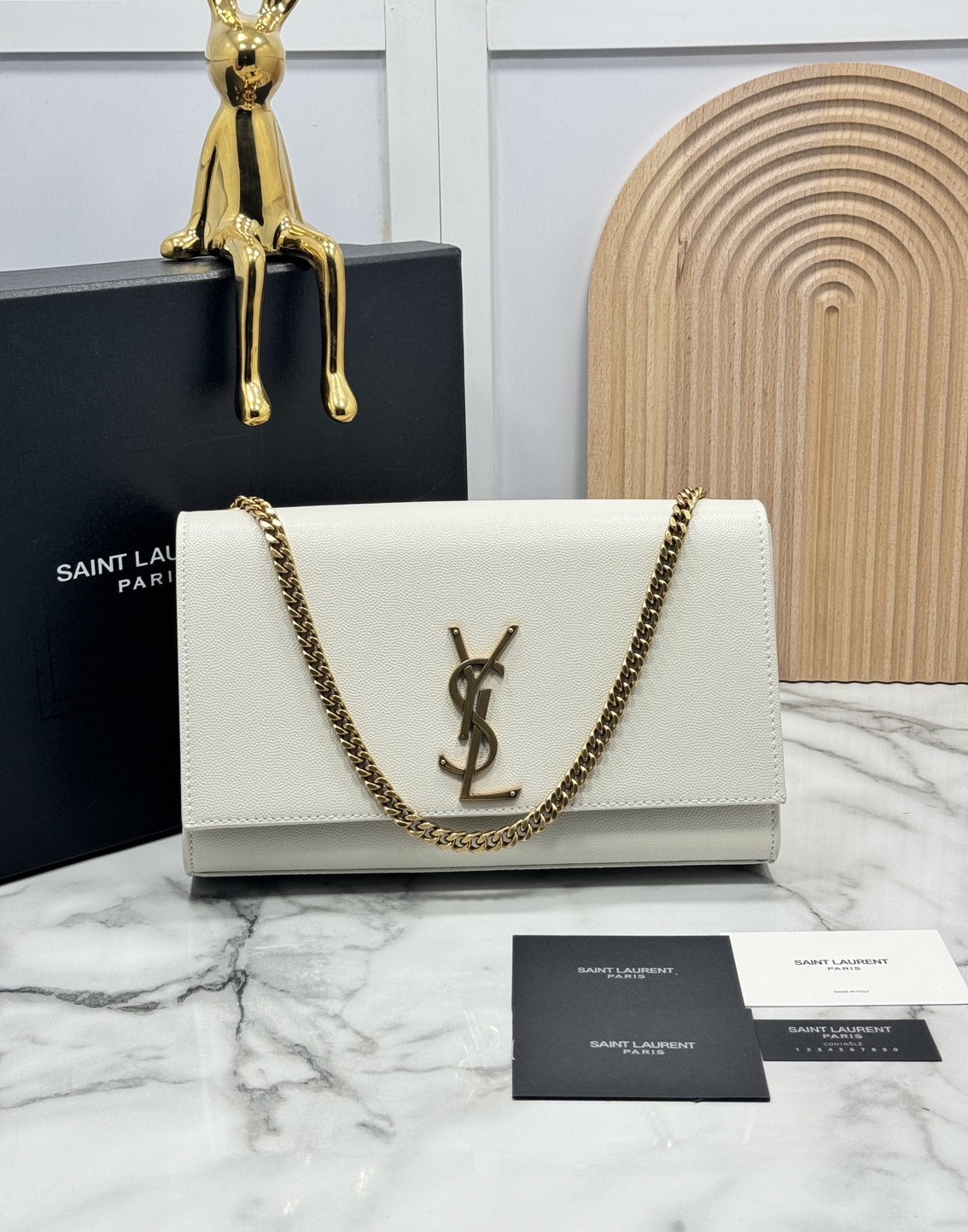 ORI หนังแท้ | YSL KATE MEDIUM BAG / YSL Woc Bag กระเป๋าสะพายทรง woc เรียบหรูดูแพงที่แท้จริง งานหนังเต็มใบโดดเด่นด้วยโลโก้แบรนด์สุดหรู รุ่นฮิตลอดกาลดูดีมีระดับ