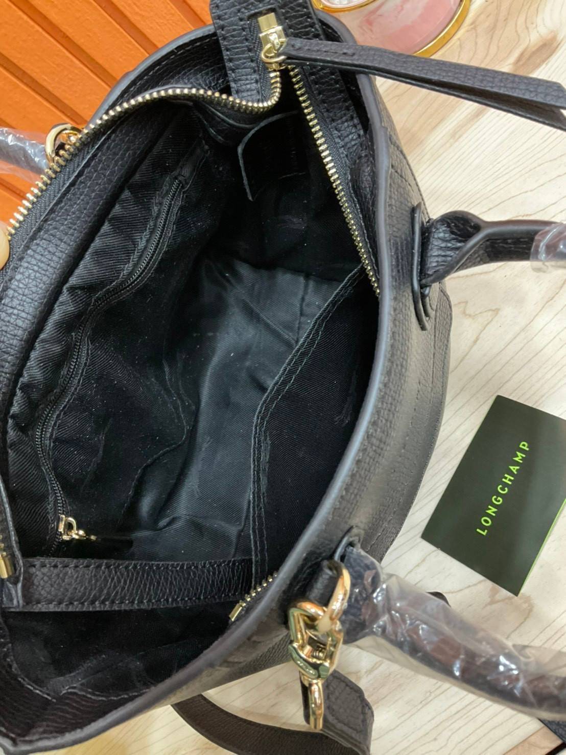 ของแท้ 💯% LONGCHAMP MINI MAILBOX TOP HANDLE BAG กระเป๋าถือ/Crossbody รุ่นหายาก!! รุ่นใหม่ล่าสุด ดีไซน์ด้วยเส้นด้ายที่ดูโฉบเฉี่ยว และ รูปทรงสี่เหลี่ยมคางหมู ทรงสวยโดดเด่น เป็นเอกลักษณ์ของผู้หญิง Longchamp วัสดุ Polyamide & Leather หนังแท้