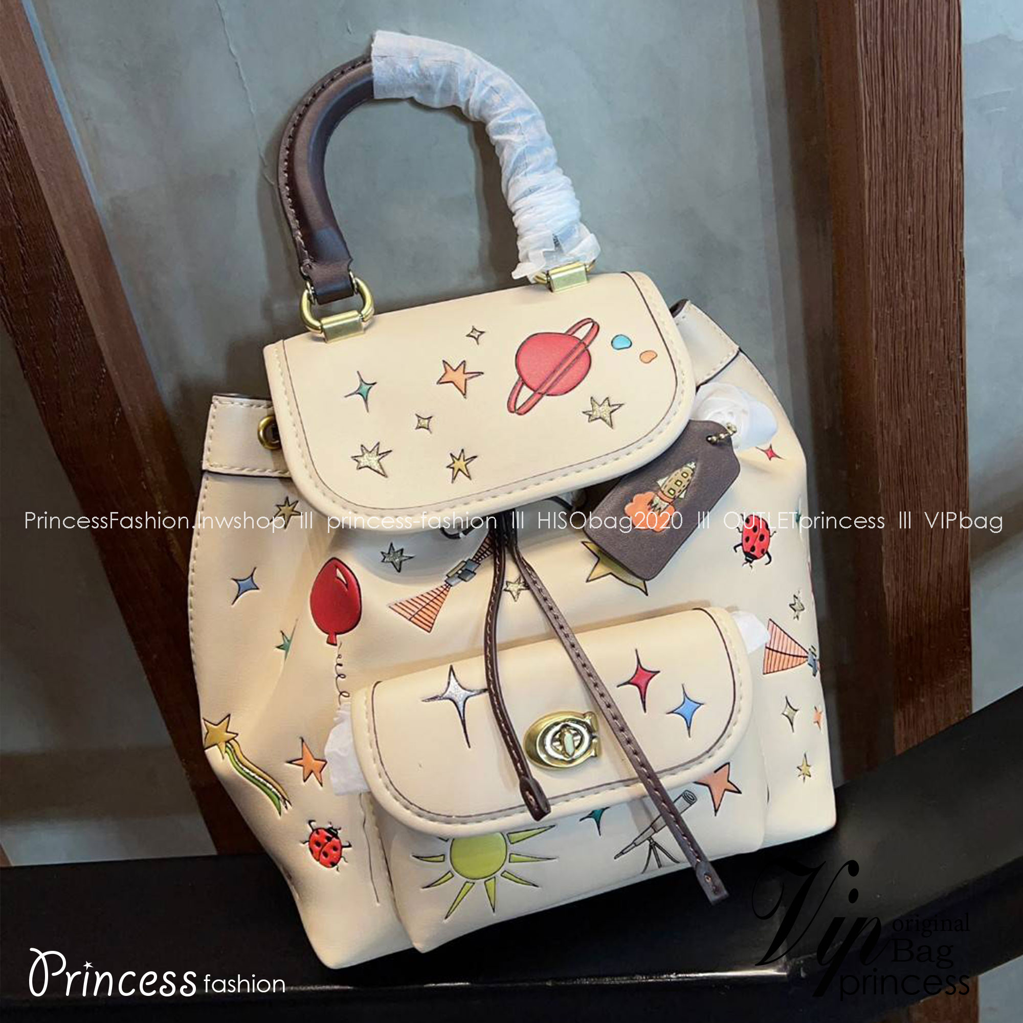 COACH X Observed By Us Riya Backpack 21 In Colorblock CK400 พร้อมส่งที่ไทยก่อนใคร กระเป๋าวสะพายหลังแบบมีหูหิ้ว หนังแท้อย่างดี หนังนิ่มละมุนมือมากค่ะ ไม่แข็งทื่อๆนะคะ!
