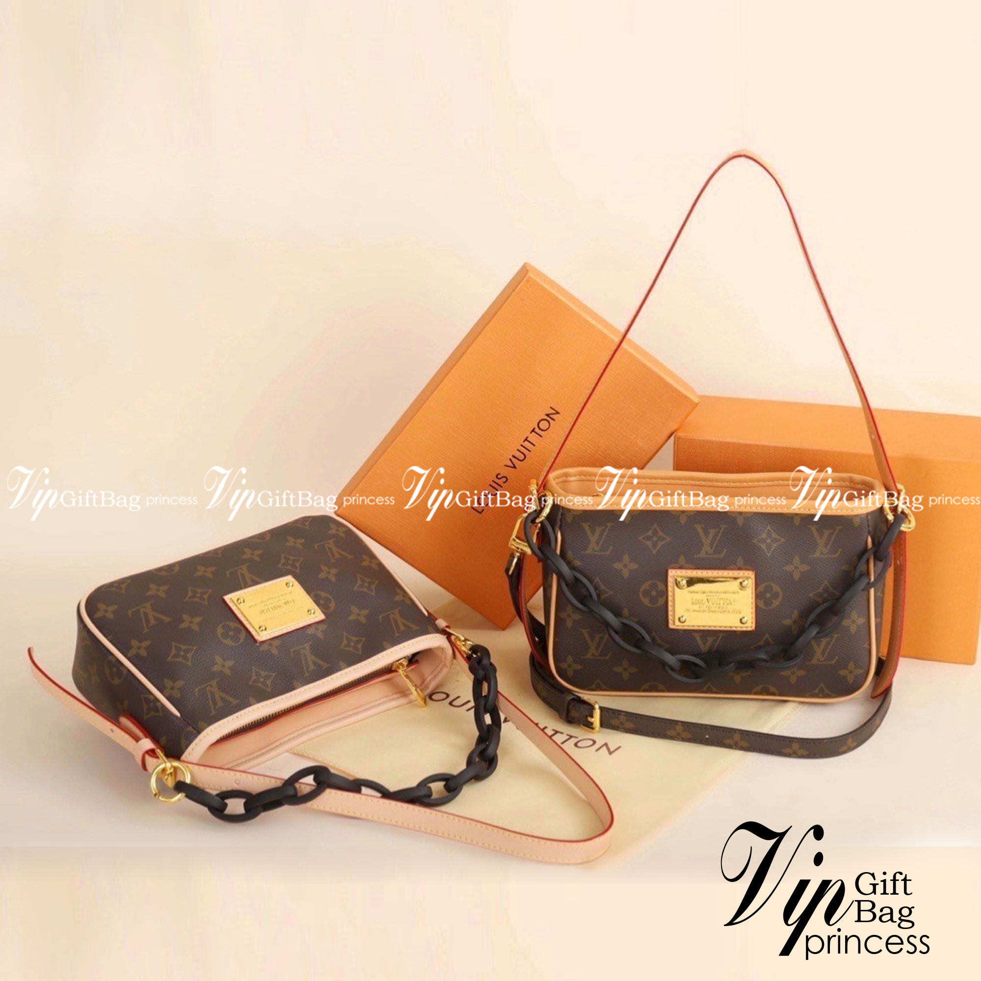LV CROSSBODY BAG / LV POCHETTE Bag รุ่นใหม่ล่าสุด กระเป๋าสะพายงานหรูหราและมีสไตล์ สวยปังมั้ยไหว ใบจริงสวยมากกกก ได้สวยก่อนใคร ต้องจัดแล้วจ้าคอลเลคชั่นใหม่ล่าสุด ดีไซน์ไซส์กะทัดรัด เหมาะกับการเก็บของสำคัญของสาวๆ ได้อย่างมั่นใจ สะพายได้แบบคล่องตัว ทรงสวย ให
