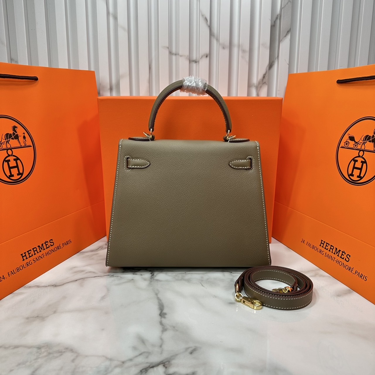 ORI หนังแท้ | Hermes Kelly 25cm กระเป๋าสะพายที่สุดแห่งหรูหราลัคชู นิยามของความสง่างามเหนือกาลเวลา แบรนด์เนมในฝัน งดงามดั่งเจ้าหญิง
