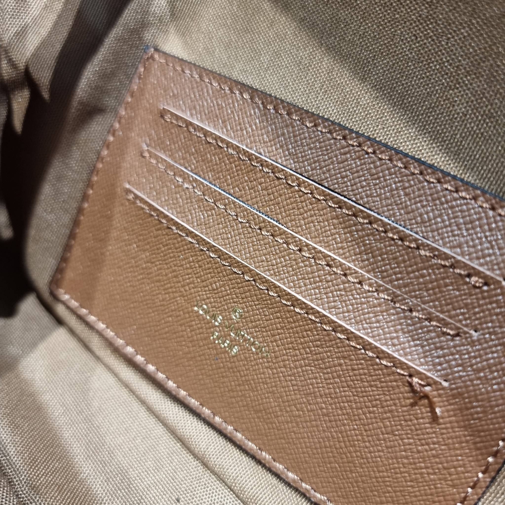 LV IVY WALLET ON CHAIN กระเป๋าสะพายกึ่งกระเป๋าสตางค์ รุ่นยอดนิยม สุดคุ้มด้วยลูกเล่นที่หลากหลาย สายสะพาย 2 เส้น สะพายไหล่และสะพายข้าง