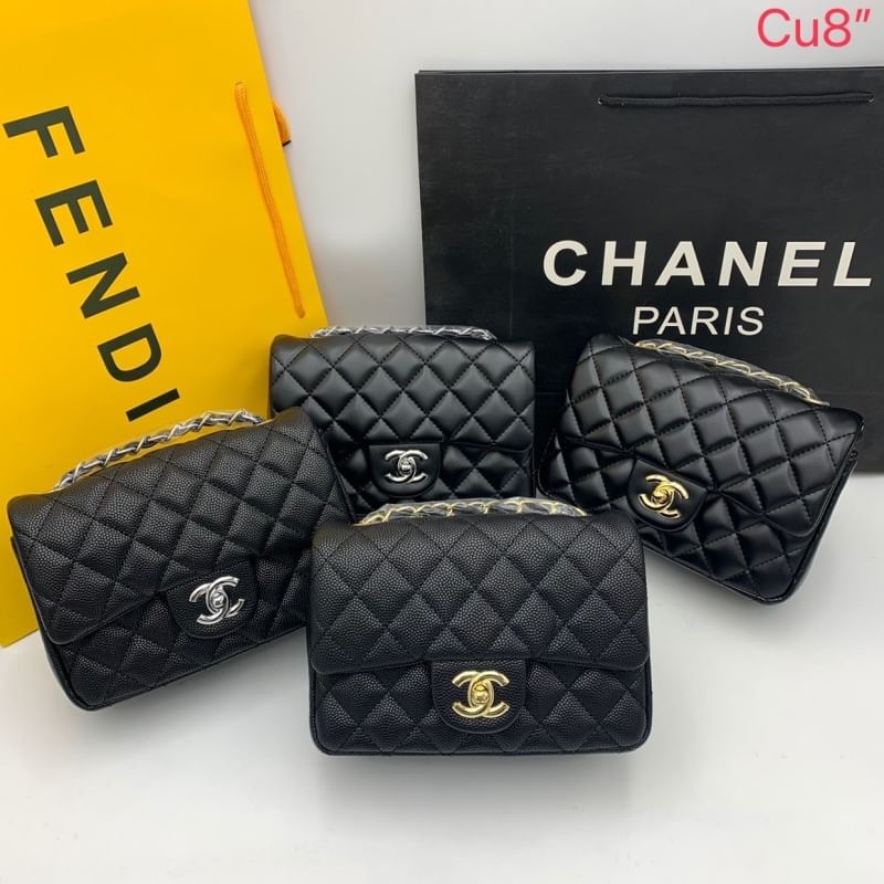 Chanel Classic mini flap bag กระเป๋าสะพายคลาสสิกรุ่นยอดนิยม ดีไซน์เรียบ หรูหรา สะพายแล้วขับผิว ไซส์มินิ สะพายเป็น everyday look หรือออกงานก็คลาสสิคสุดๆ!!