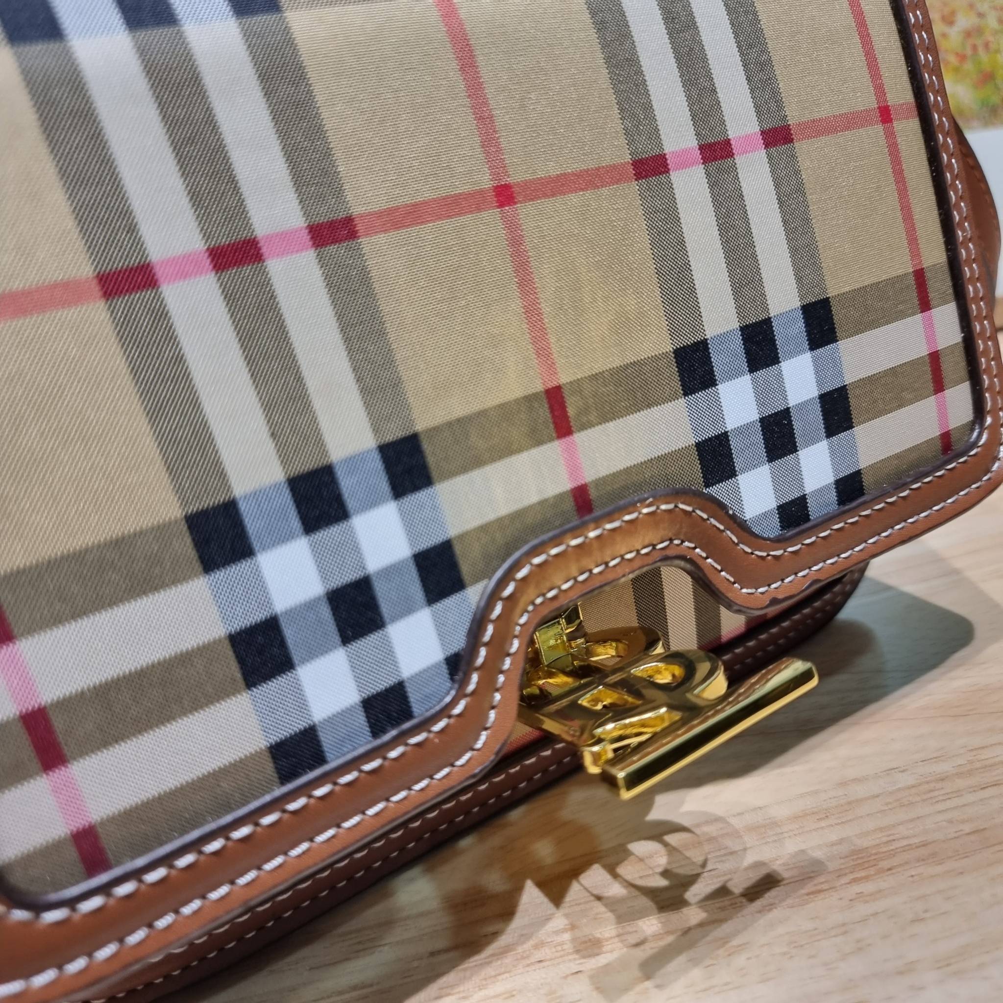 BURBERRY FRAGRANCES CROSSBODY BAG / BURBERRY SMALL CHECK CANVAS AND LEATHER TB BAG เบสท์ไอเท็ม!! คอลเลคชั่นที่ปังตลอดปี
