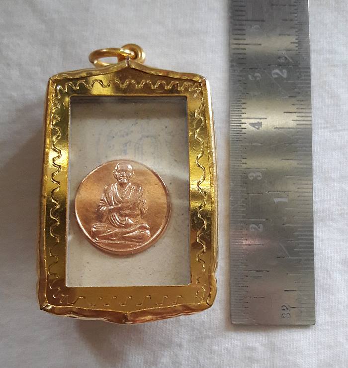 สินค้าหมดค่ะ พระสมเด็จวัดระฆังพิมพ์ใหญ่เนื้อผงผสมผงเก่า รุ่นย้อนยุค108ปีหลังเหรียญสมเด็จโตเลี่ยมทองไมครอน พร้อมกล่องกำมะหยี่ค่ะ