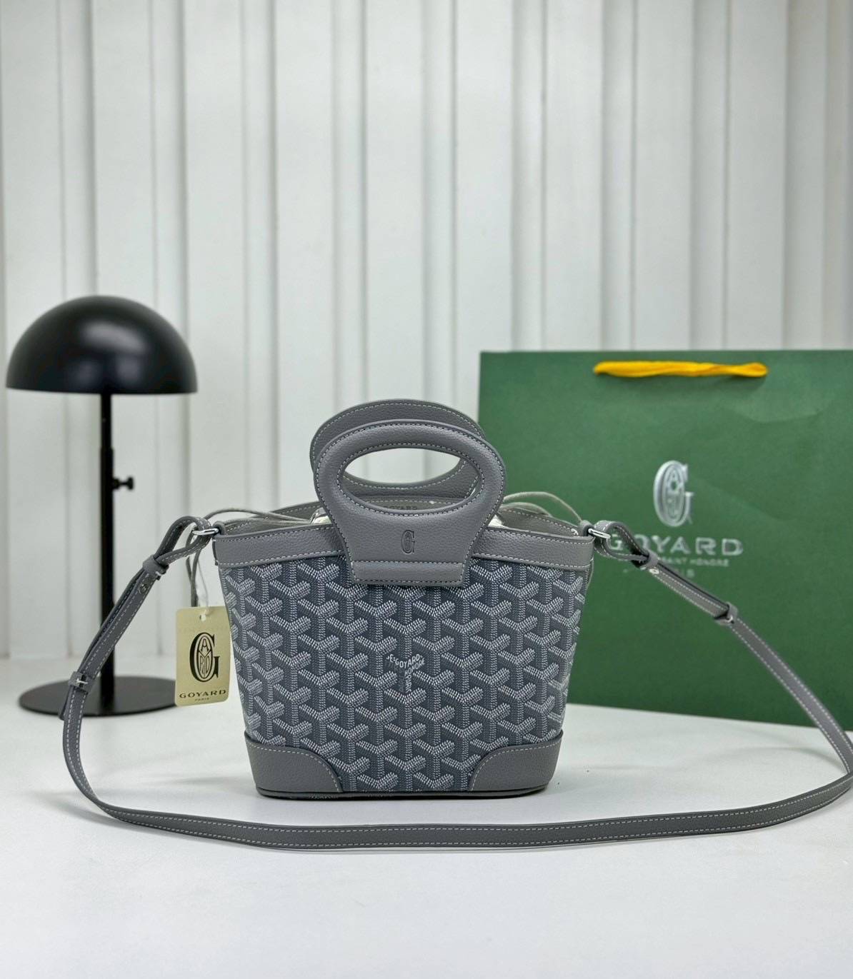 ORI หนังแท้ | Goyard Beluga Mini Bag กระเป๋าสะพายทรงบัคเก็ต พร้อมหูจับในตัว สะดวกใช้งาน ด้านในเป็นผ้าดีไซน์ผูก เพิ่มความน่ารักน่าใช้ สวยมากค่ะ