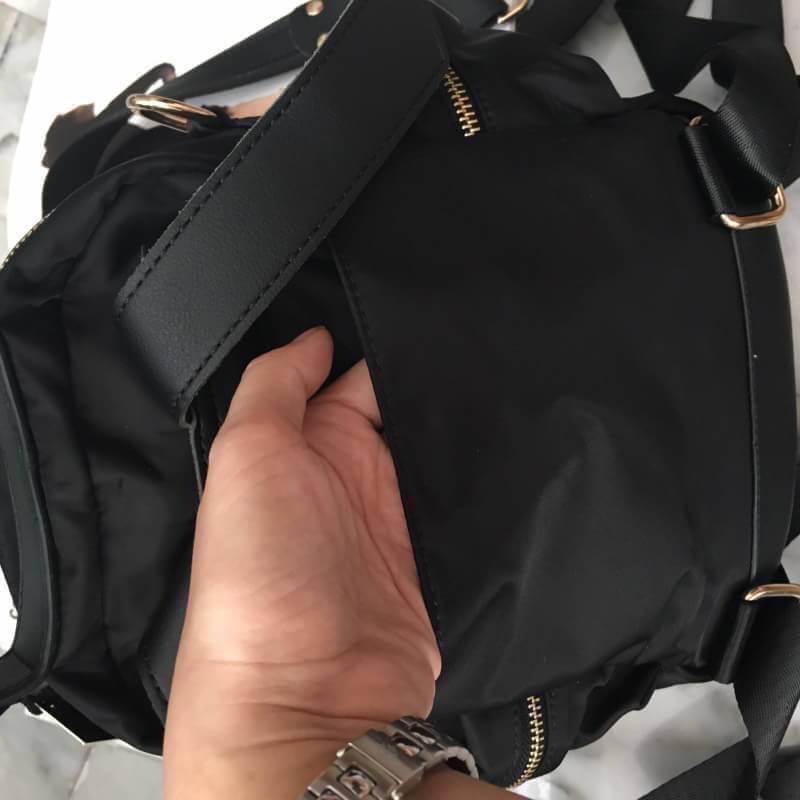 👍 กระเป๋าเป้!!! ทรงน่ารักมากๆๆๆ จากแบรนด์ KEEP รุ่น Rouget backpack ใบนี้ มีสายสั้นสำหรับสะพายไหล่ให้ด้วยคะ +พวงกุญแจ smile bag รุ่นพิเศษ