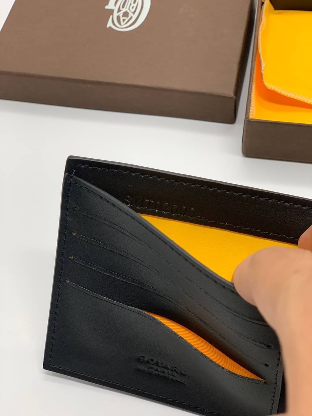 VIP GIFTbag 】GOYARD Victoire Bifold Wallet กระเป๋าสตางค์ผู้ชายใบสั้น พร้อมส่ง 4 สี พร้อมกล่องสวยหรูน่าใช้มากค่ะ