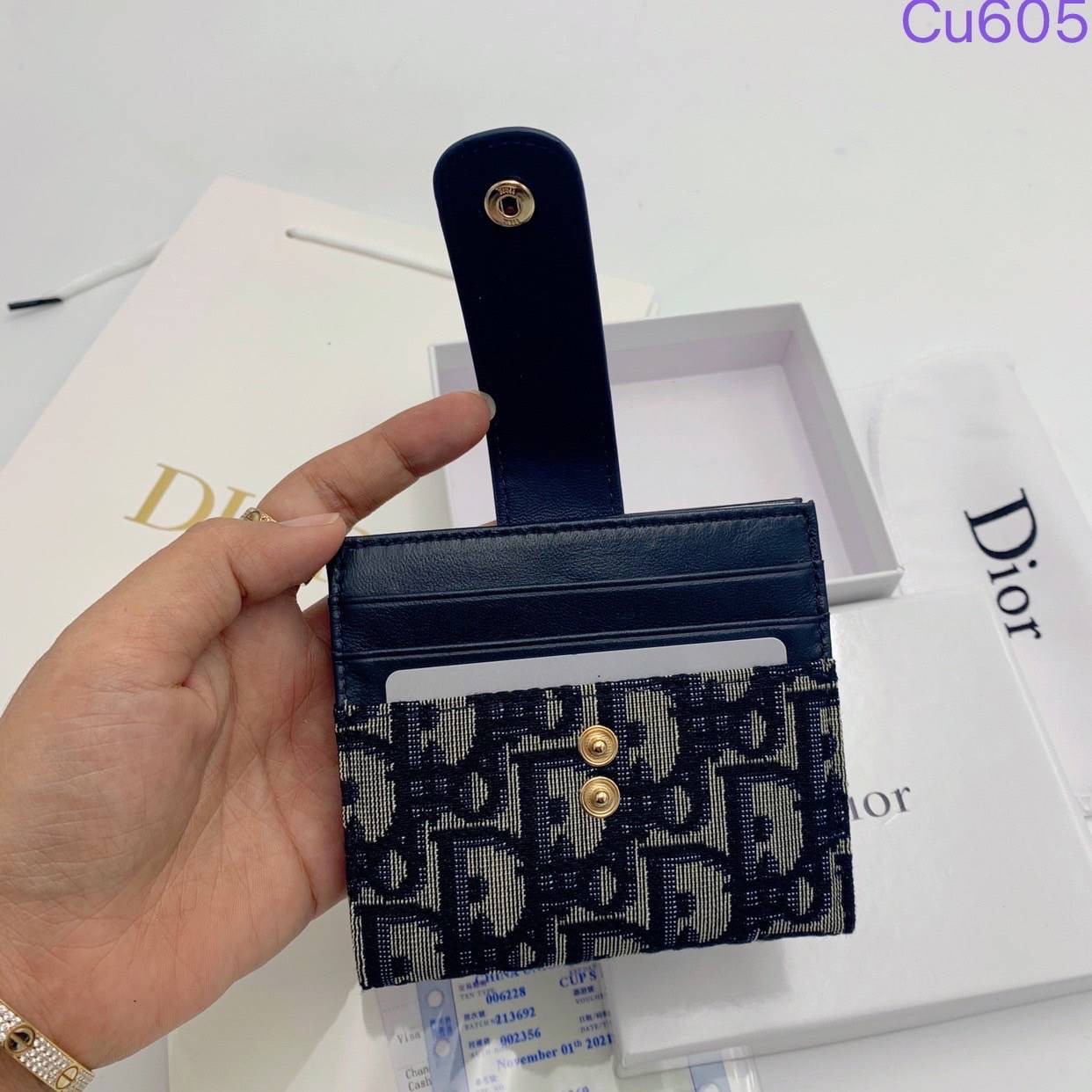 DIOR Card Holder / DIOR Wallet กระเป๋าใส่บัตรแบรนด์หรู พร้อมส่งที่ไทย ภาพสินค้าถ่ายจากงานขายจริง ใช้งานต่างประเทศได้