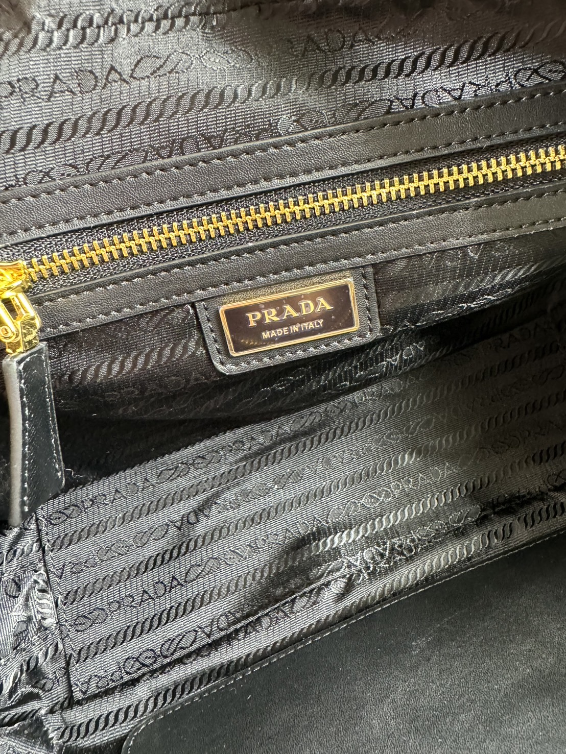 Prada Re-Edition 1978 large Re-Nylon and Saffiano leather two-handle bag 30cm กระเป๋าสะพายใบใหญ่เรียบหรู เกรดออริ สลับแท้ 1:1 ใช้งานต่างประเทศได้