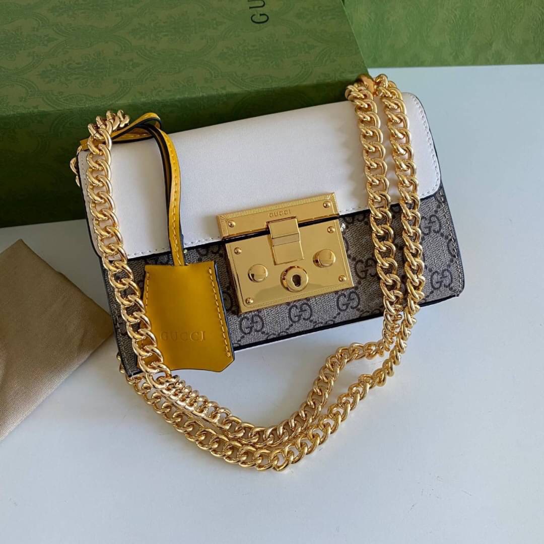 VIP GIFT 】หนังแท้ GUCCI Padlock small shoulder bag GG Supreme canvas กระเป๋าสะพายไหล่ขนาดกะทัดรัด เหมาะกับวันสบายๆ แต่ยังคงความหรูหราตามแบบฉบับแบรนด์ คุ้มค่าน่าใช้ งานจริงสวยมากๆ ค่ะ