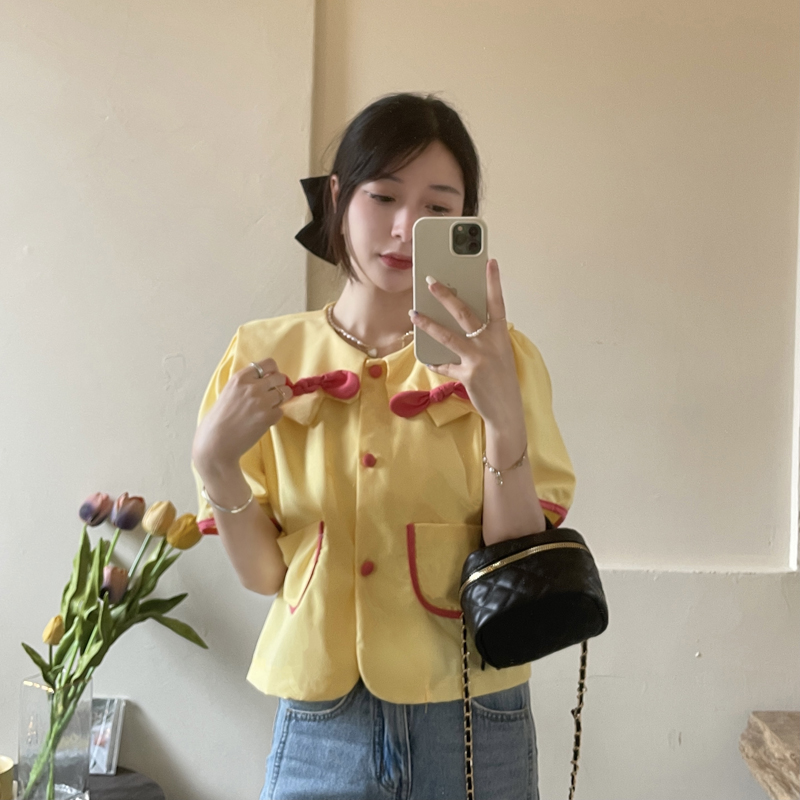 พร้อมส่ง ☁️🕊 Young girl blouse เสื้อสีเหลืองอ่อนแต่งโบว์ (IN37428)