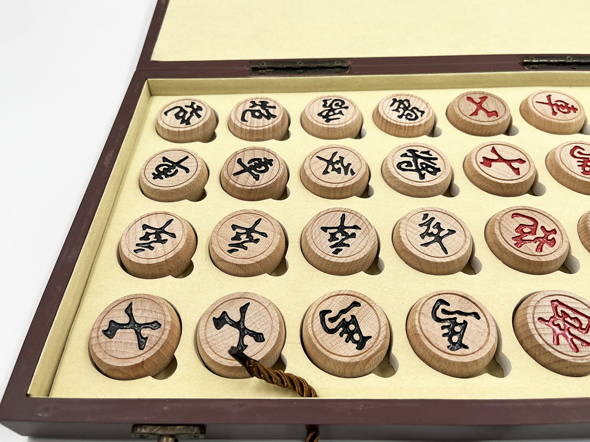 ชุดหมากรุกจีนกระดานไม้ พร้อมที่เก็บตัวหมาก และกระเป๋าสะพาย