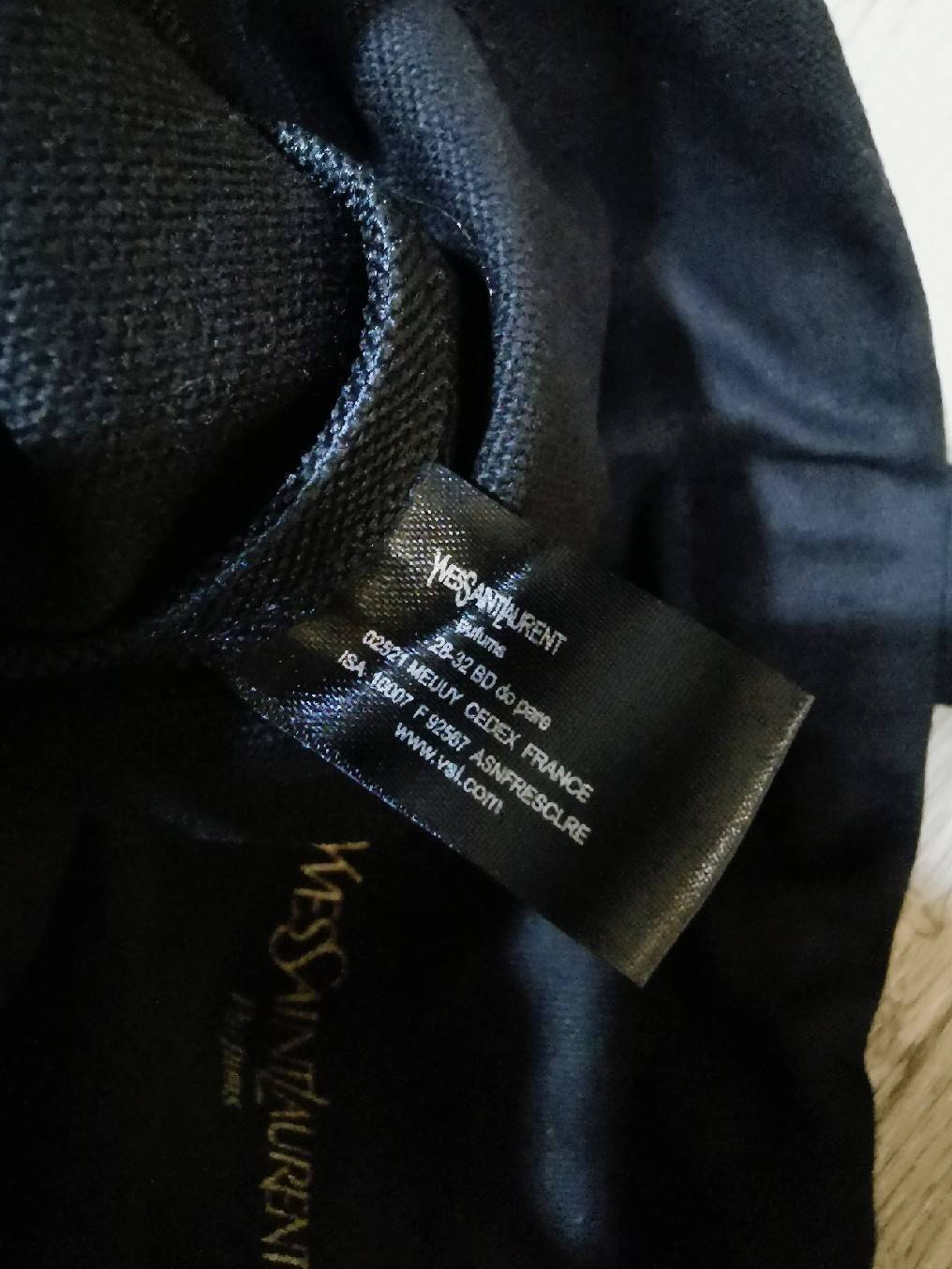 พรีเมี่ยมกิ๊ฟแท้ 100% 】Yves Saint Laurent YSL Parfum Large Bag Gift With Purchase (GWP) พรีเมี่ยมกิ๊ฟรุ่นล่าสุดจาก Yves Saint Laurent Limited Collection Parfums Counter ดีไซน์สวยเก๋ใบใหญ่จุใจใส่สัมภาระได้เยอะ สะพายได้หลายแบบไม่จำเจ ใช้เป็น Shopping Bag หร