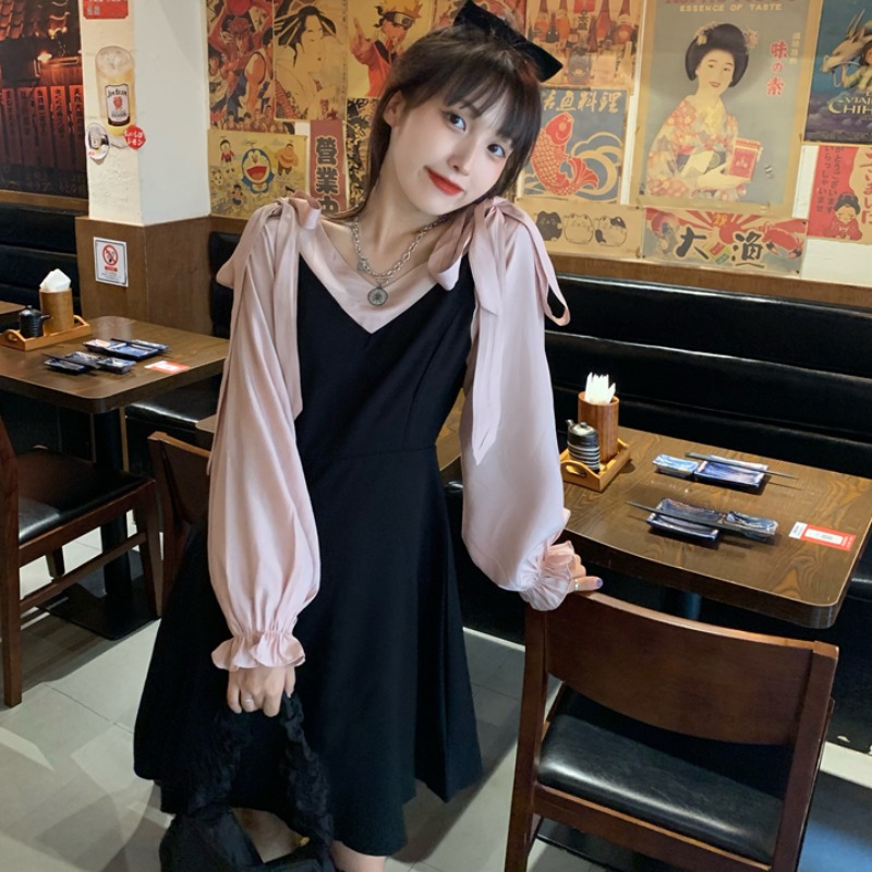 พร้อมส่ง 🐹 Sweety dress เดรสแขนยาวแต่งแขนสีพีชตุ่นๆ (IN35598)