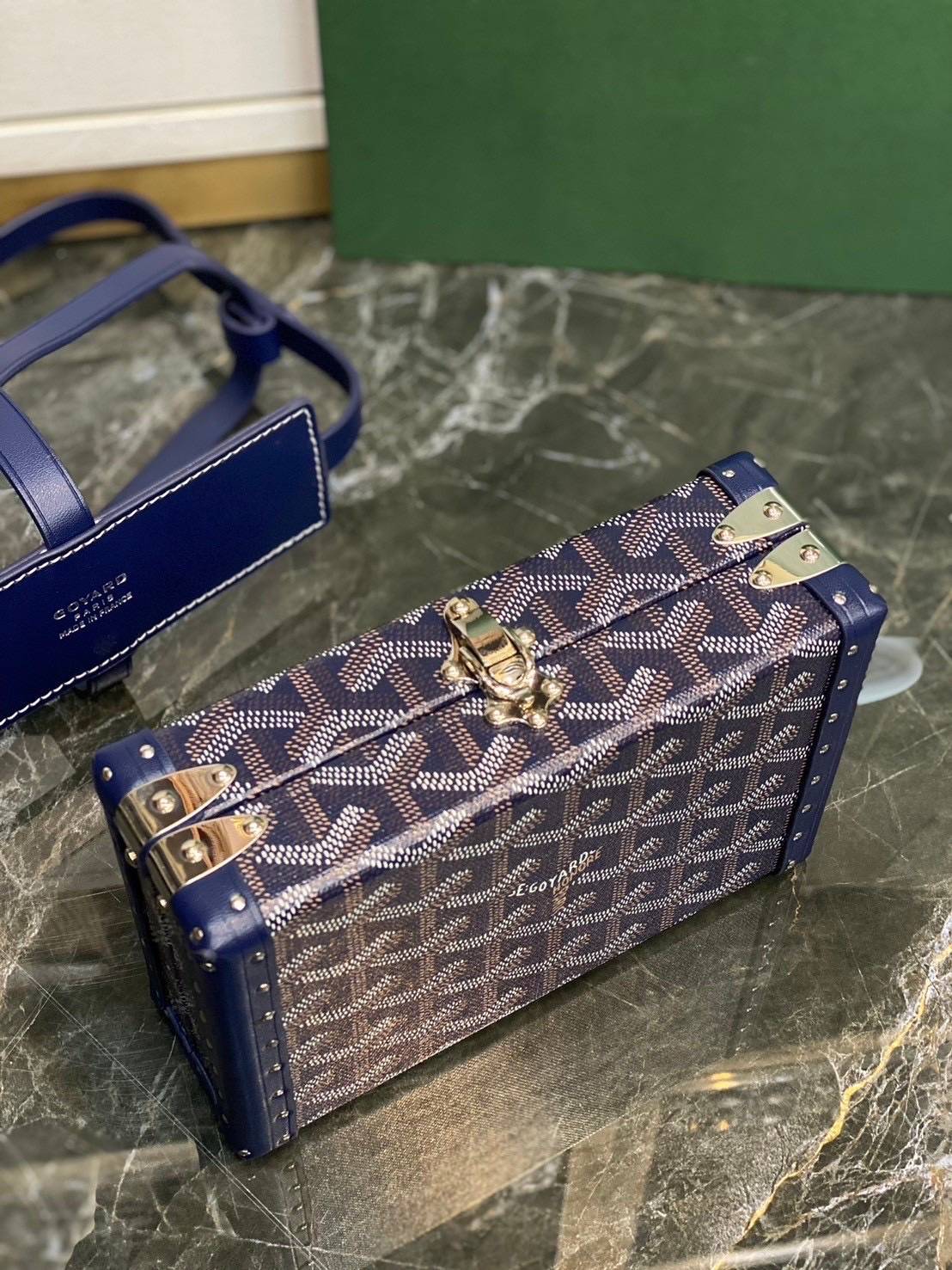 ORI หนังแท้ | Goyard Minaudière Trunk Bag กระเป๋าสะพายทรงแมสเซ็นเจอร์ เป็นคลัตช์ได้ในใบเดียว น้ำหนักเบา ทรงกล่องดีไซน์ใช้งานง่าย สวยหรู