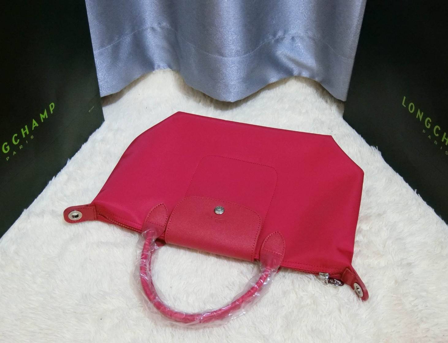 Longchamp Size S สินค้าใหม่ ของแท้!! เป็นล็อตผลิตเกินออเดอร์จากโรงงาน มาพร้อมการ์ด/ถุงผ้าแบรนด์/ถุงกระดาษแบรนด์ Size S: 25 x H. 23 x 16 cm. Color: Rose Pink 270