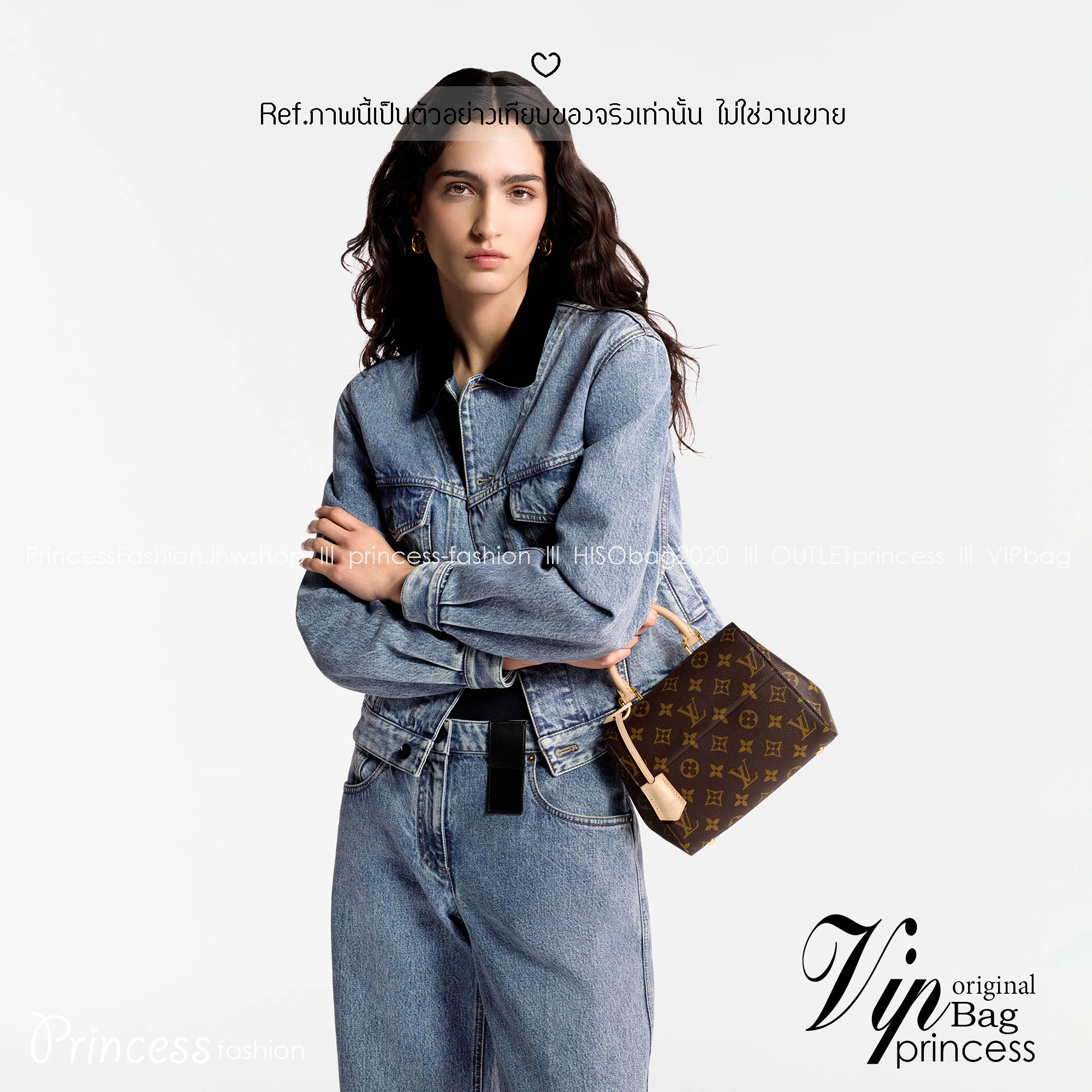 LV Cluny Mini Monogram Canvas Bag 20cm กระเป๋าถือใบเล็กแสนน่ารัก ลายโมโนแกรมแคนวาสสุดไอคอนิก พร้อมสายสะพายผ้าทรงสปอร์ต คอลขายดีตลอดกาล หูจับในตัว น้ำหนักเบา เป็นไอเท็มที่แมทช์ได้กับทุกสไตล์การแต่งตัว ราคาสุดคุ้ม