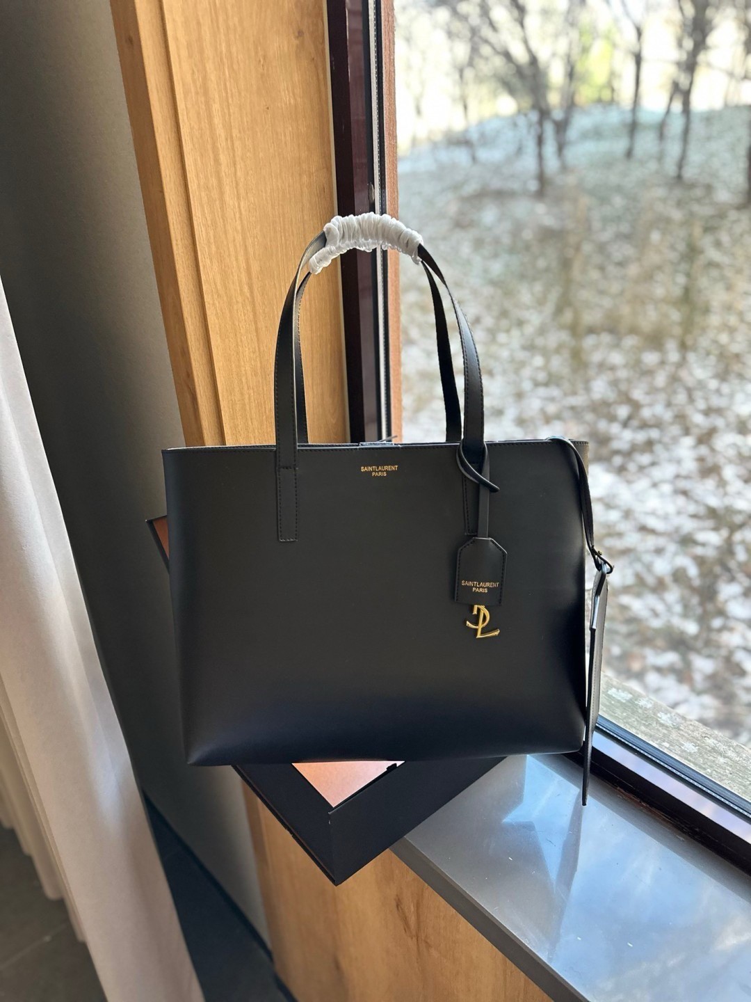 YSL TOTE BAG / YSL SHOPPING BAG กระเป๋าทรงช็อปปิ้งใบใหญ่ทรงหรู น้ำหนักเบา จุของได้เยอะสุดๆค่ะ เกรดวีไอพีไฮเอน 1:1