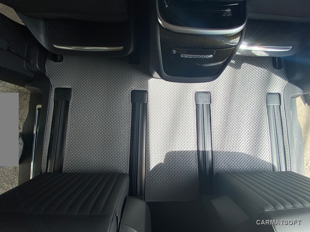 พรมปูพื้นรถยนต์ MG MAXUS 9 พรมกระดุมเม็ดเล็กpvc เข้ารูป สวย ทนทาน เต็มคัน