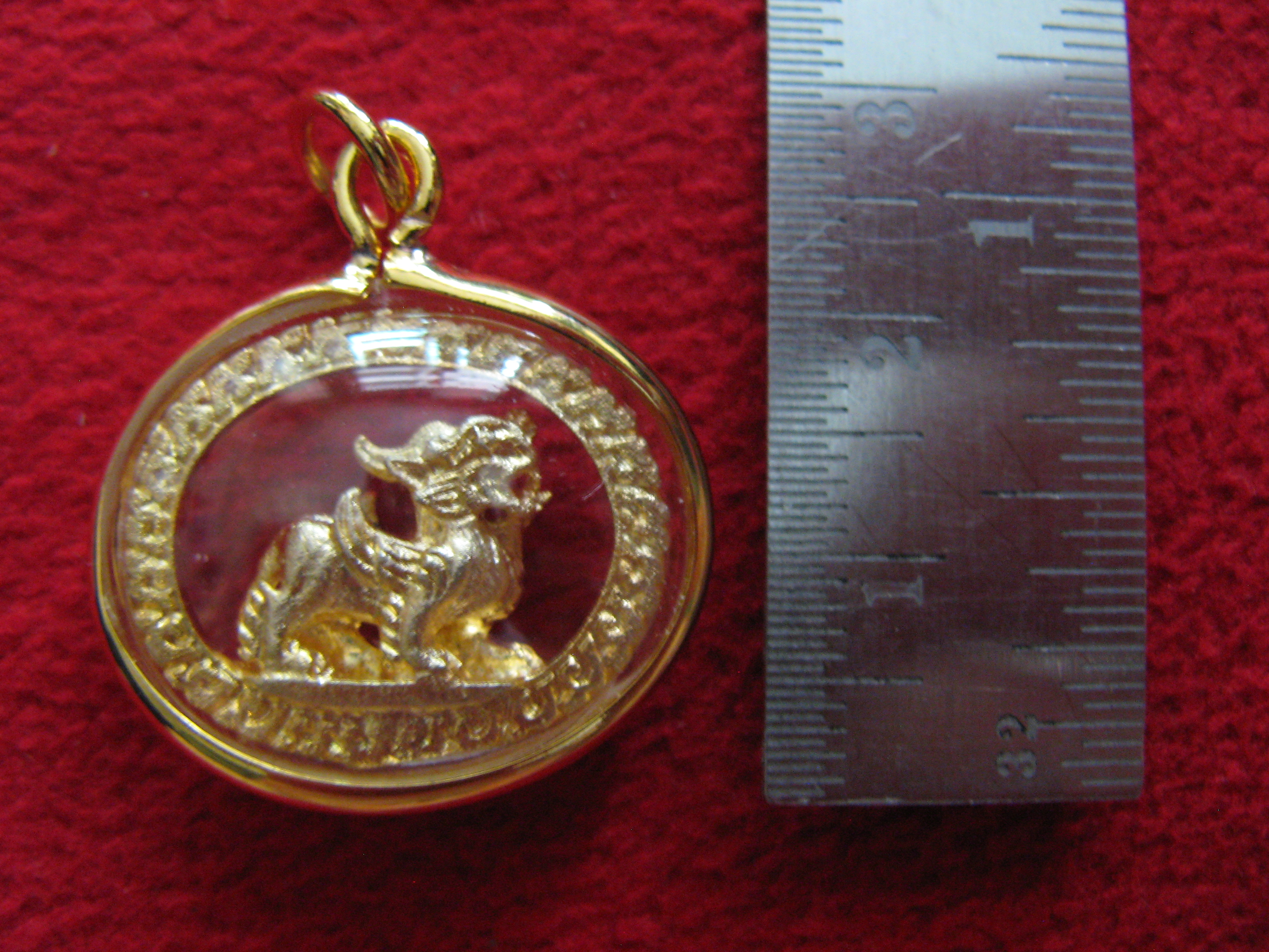 จี้ปี่เซี้ยะองค์เล็กเนื้อทองล้อมเพชรเลี่ยมทองไมครอน ช่วยต้านคราเคราะห์ แก้ชงปีกุน ปี2562 พร้อมใบคาถาค่ะ