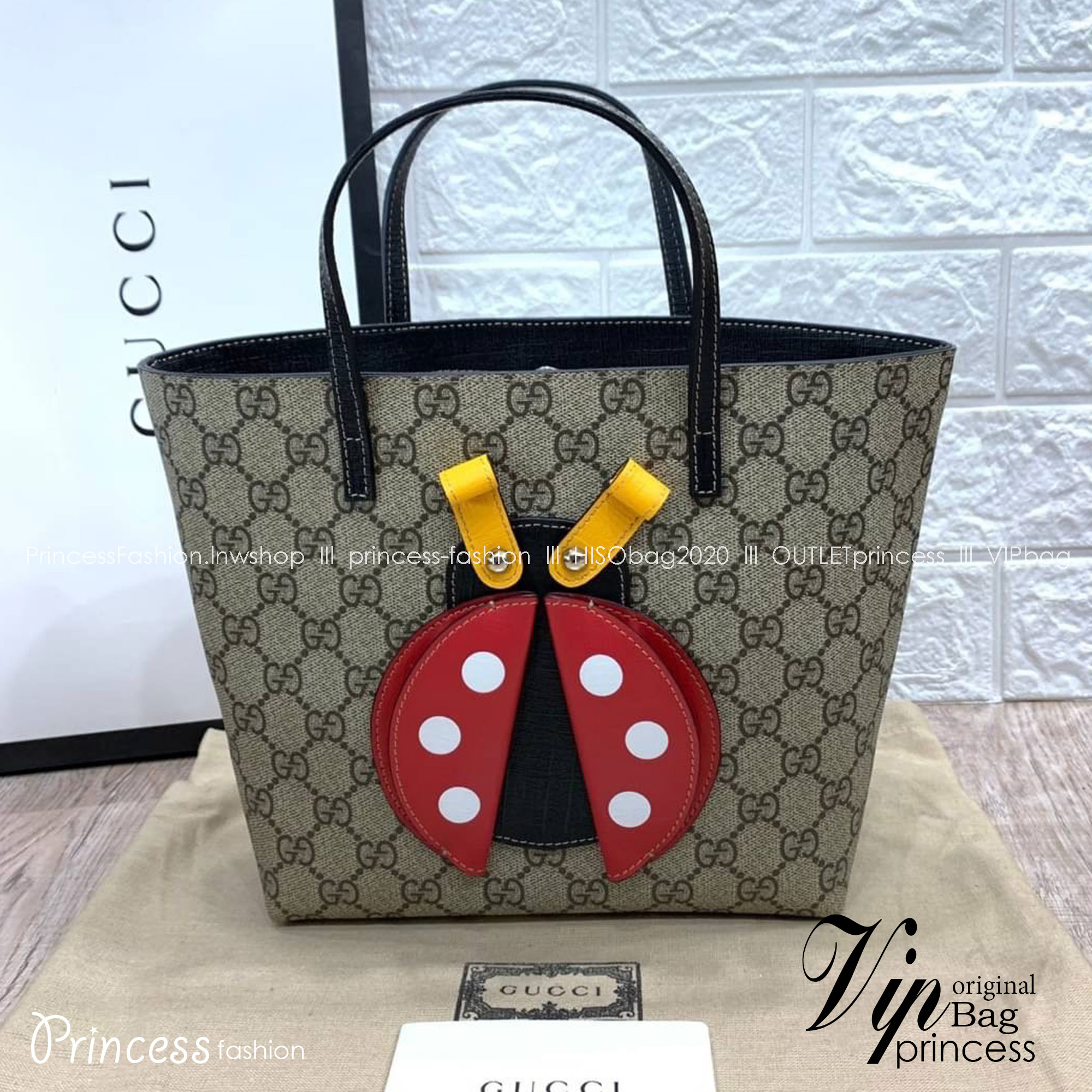 รวมแบบ GUCCI Children's tote bag / Gucci kid tote / Gucci bag พร้อมส่งสต๊อกแน่น กับกระเป๋าโท้ทคิดท์ ไซส์น่ารักน่าใช้ ฮอตไม่หยุด เด็ดทุกดีไซน์ มีลายเข้าใหม่มากกว่าในรูปนะคะ **สินค้าเกรดออริจินอล 1:1 สลับแท้ งานสวยตามรูป ภาพถ่ายจากงานขายจริง ใช้งานต่าง
