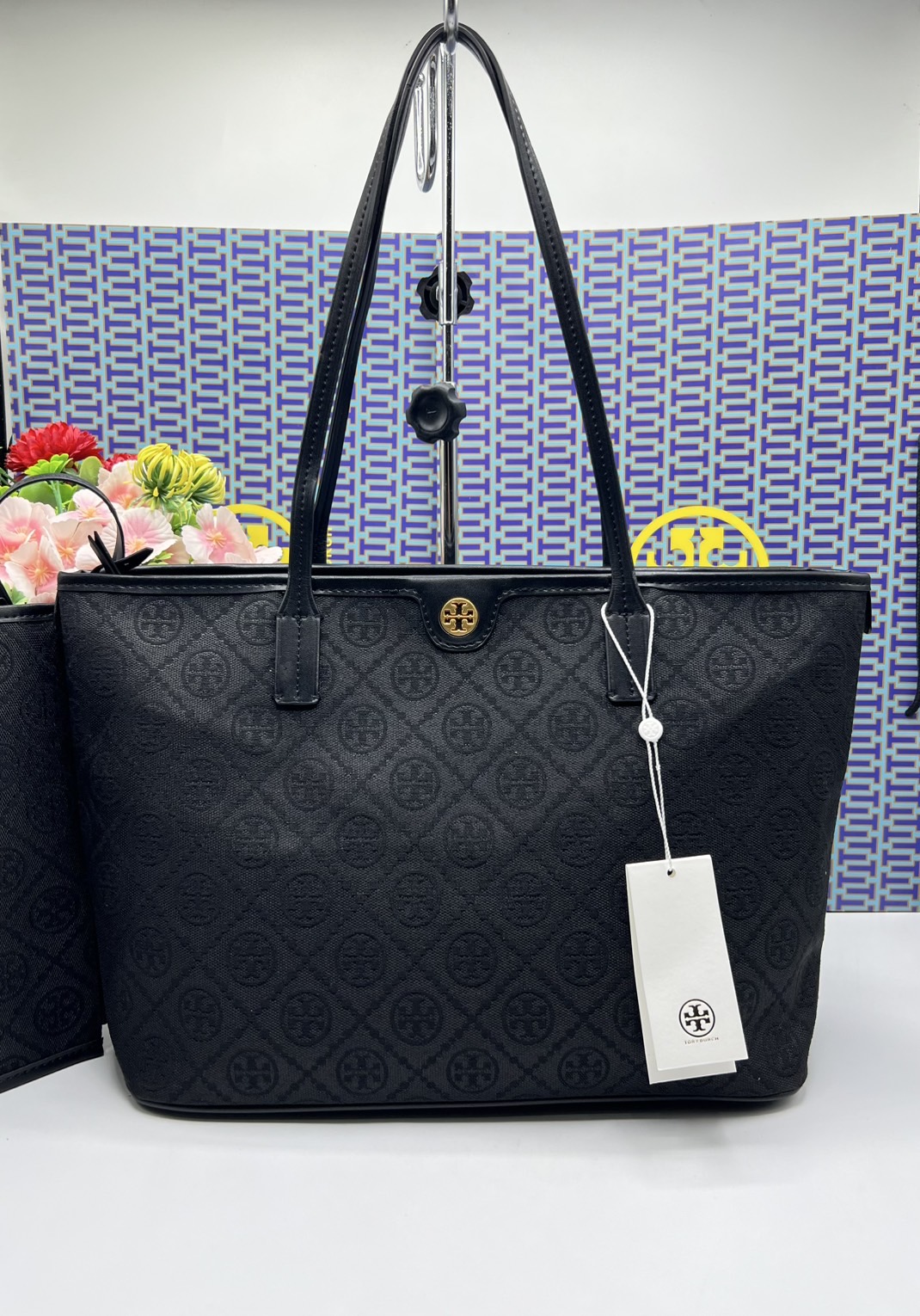 ORI หนังแท้ | Tory Burch T Monogram zip tote bag กระเป๋าทรงโท้ทใบใหญ่ทรงกว้างพร้อมใบเล็กเข้าเซ็ท งานผ้าแจ็คการ์ดตัดขอบหนัง เดอะเบสท์ เซลเลอร์!!