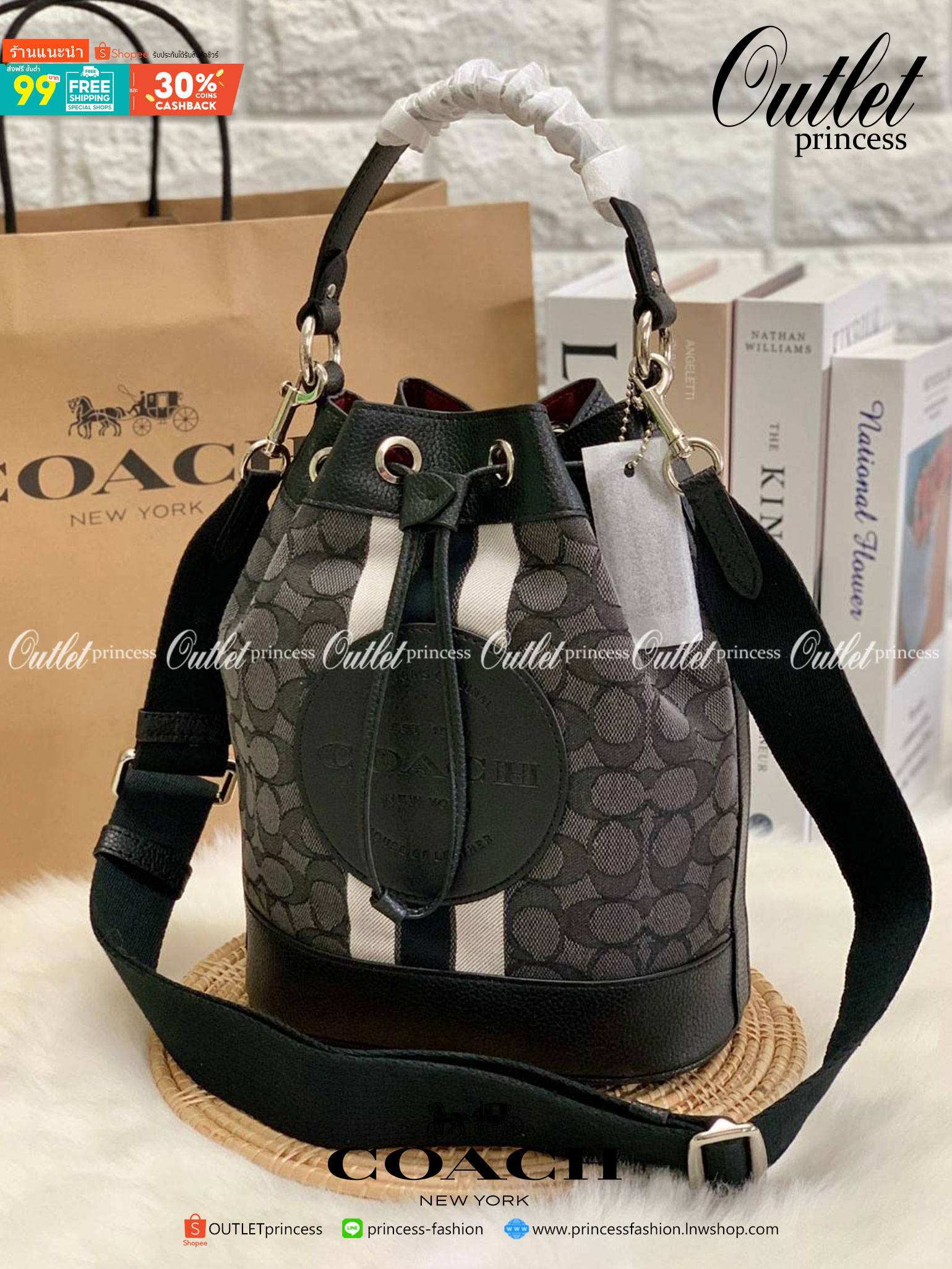 สวยหรู ดูดีมากๆ บอกเลย ไม่มีคือพลาดจร้าา! COACH DEMPSEY DRAWSTRING BUCKET BAG ((C4100//C4102)) พร้อมส่งที่ไทยอีกครั้ง! กระเป๋าทรงขนมจีบ หนังแท้นิ่มสวยมากๆค่ะ จุดเด่นด้านหน้าปั้มโลโก้แบรนด์ ปากกระเป๋าแบบหูรูดใช้งานง่าย ภายในสามารถใส่ของจำเป็นในชีวิตประจำวั