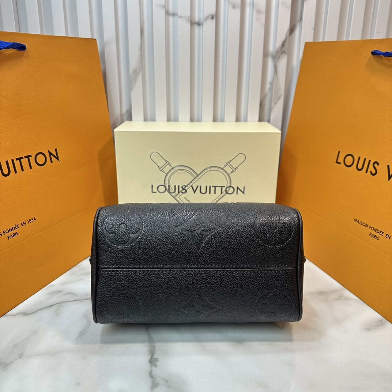 LV Speedy Bandoulière 20 Bag Monogram Empreinte Leather กระเป๋าสะพายทรงสปีดี้คลาสสิค สวยหรู กระเป๋าทรงหมอน รุ่นท็อปฮิต มีกุญแจล็อค
