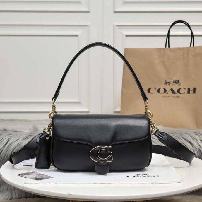 COACH PILLOW TABBY SHOULDER BAG 26 ไซส์ใหญ่ จุของได้ล้นๆ มาใหม่ขายดีที่สุด หนัง nappa หนานิ่ม นุ่มมากๆ พร้อมโลโก้รุ่นใหม่ด้วยเช่นกัน เพิ่มความหรู ดูดีเข้าไปอีกค่ะ