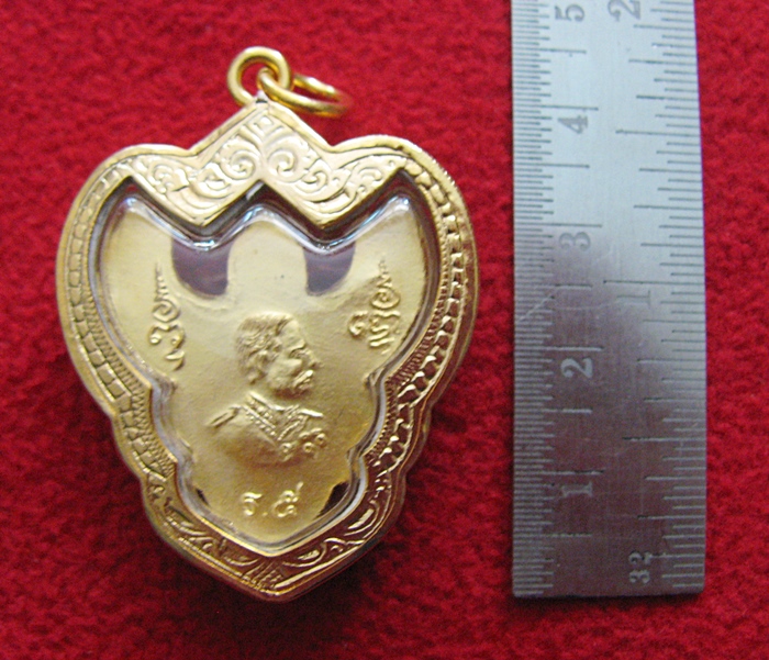 สินค้าหมดค่ะ จี้พญาครุฑหลังเสด็จพ่อร.5องค์ใหญ่เนื้อทองไมครอนเลี่ยมทองไมครอนพร้อมใบคาถาค่ะ