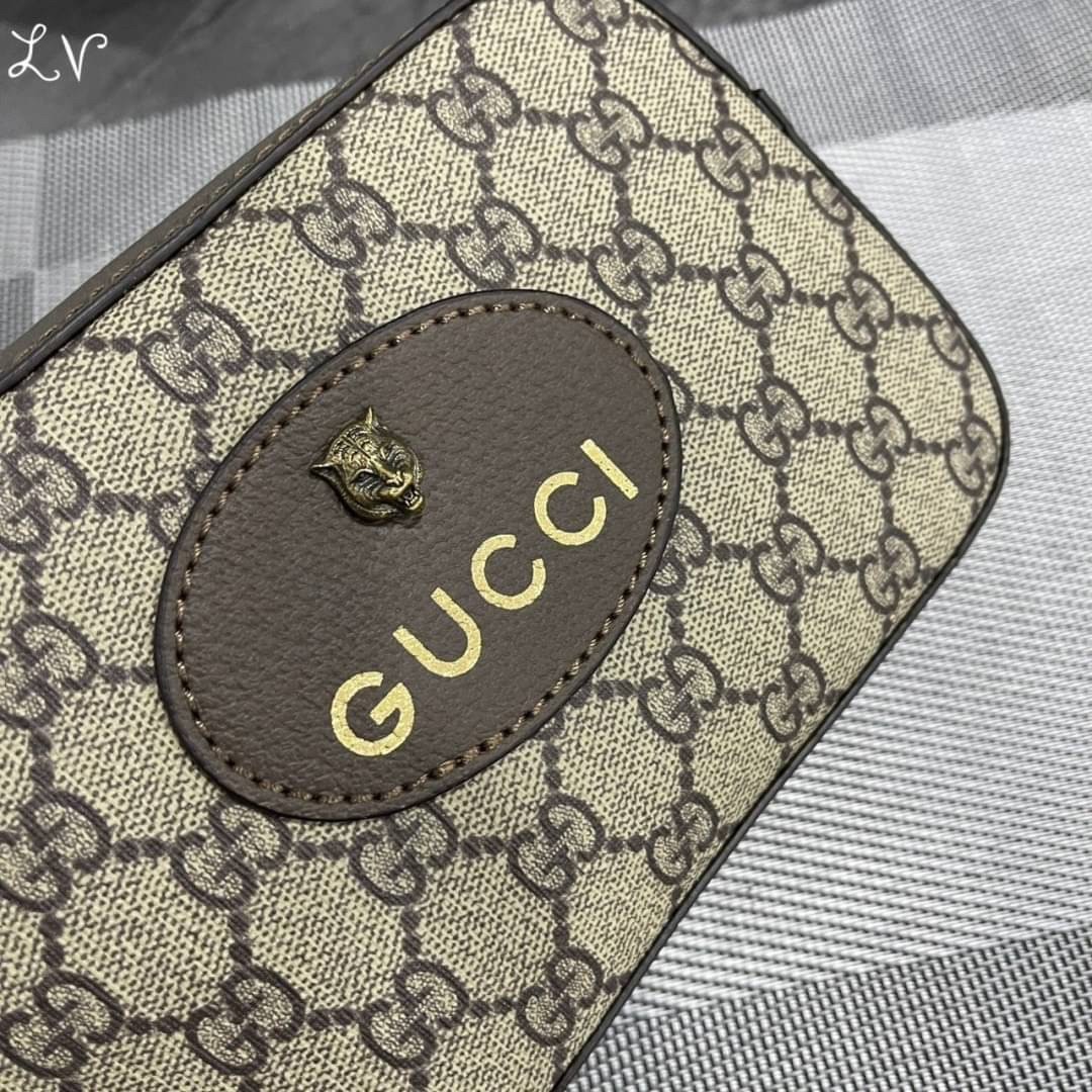 GUCCI Neo Vintage GG Supreme messenger bag กระเป๋าสะพายรุ่น unisex ไซส์มินิ ใช้ได้ทั้งชายหญิง วัสดุแคนวาสอย่างดี จุของได้เยอะ ใช้เป็น every ได้เลย ภาพถ่ายจากงานขายจริง ใช้งานต่างประเทศได้