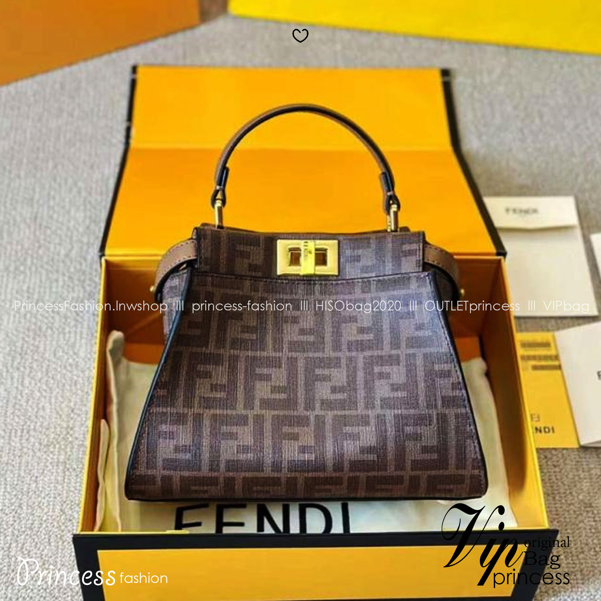 FENDI Peekaboo IseeU Petite canvas ff bag กระเป๋าสะพายหนังแคนวาส ทรงที่เป็นเอกลักษณ์ของแบรนด์ พิมพ์ลายโมโนแกรมเต็มใบ