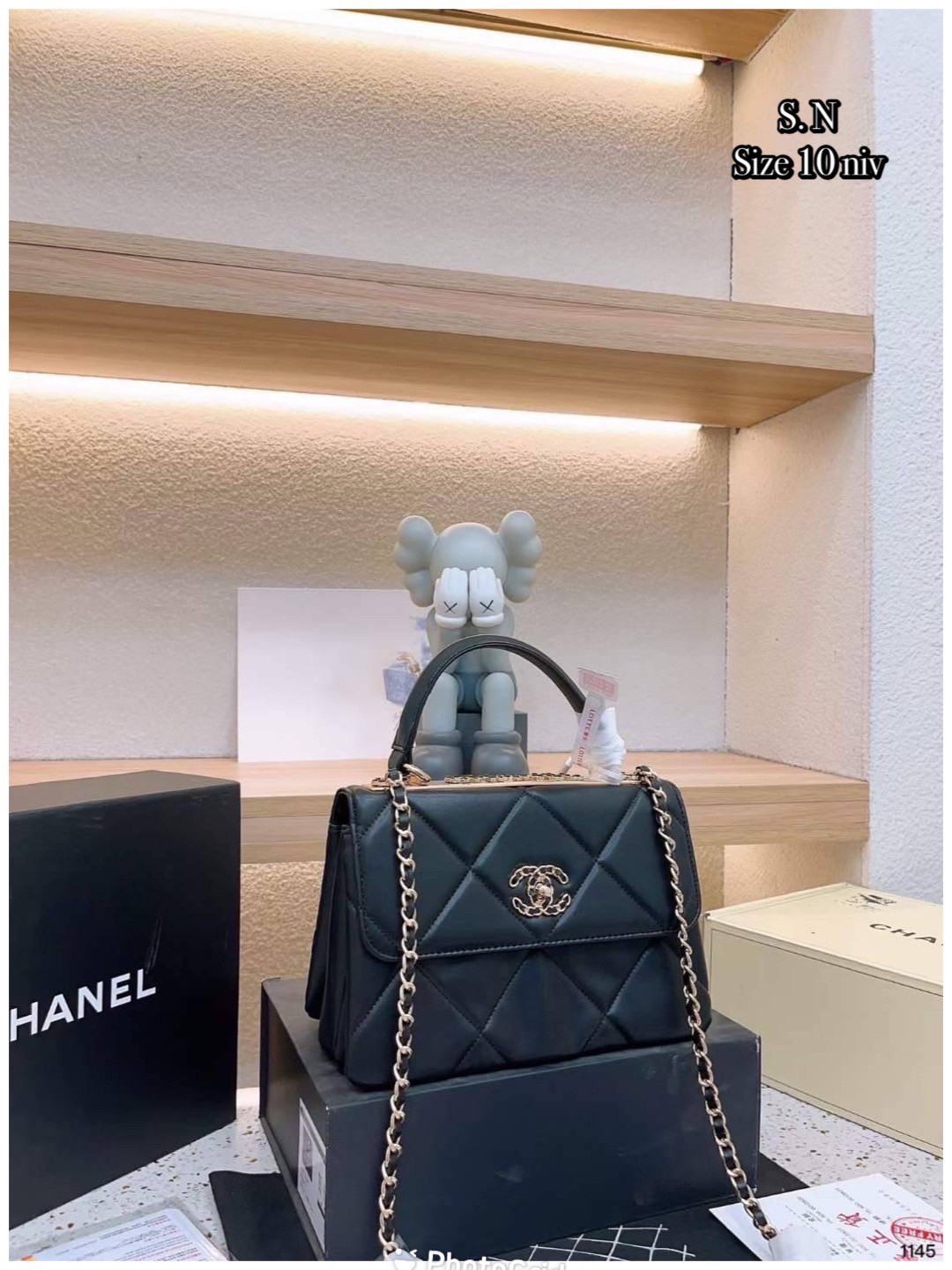 Chanel Trendy CC Handle Flap Bag 10" / Chanel Bag พร้อมส่ง กระเป๋าสะพายสุดคลาสสิคพร้อมมือจับในตัว งานหนังเรียบ อะไหล่ทองสวยมาก มาพร้อมกล่อง อปก ครบเซ็ท รอบนี้จัดราคาพิเศษสุดคุ้มค่ะ