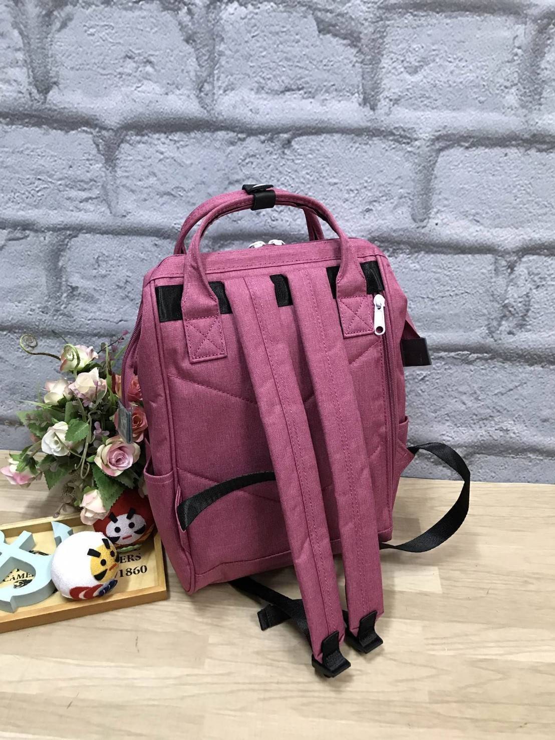 Anello Mottled Polyester Mini Backpack เป้แบรนด์ดังแห่งปี วัสดุ poleyester canvas เนื้อผ้าเรียบหรู และทันสมัย ดีเทลคล้ายรุ่น original ต่างตรงที่ด้านหน้าเป็นงานปักโลโก้สวยงาม และหัวซิป สกรีนโลโก้แบรนด์สีสันเข้ากับตัวกระเป๋า รุ่นชน shop มีหลากสีให้เลือกสรรค