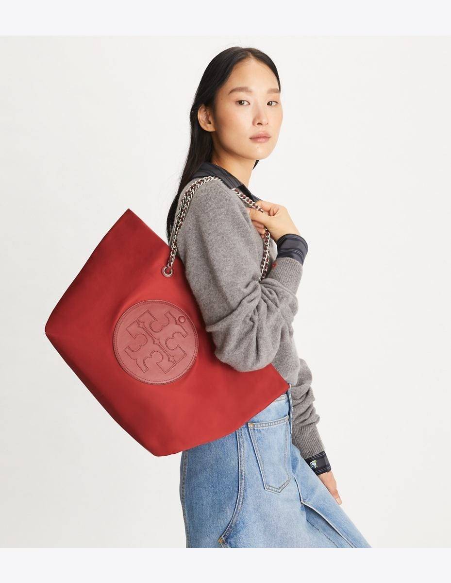 TORY BURCH Ella Chain Tote Bag / TORY TOTE NYLON BAG พร้อมส่ง 4 สี กระเป๋าสะพายทรงโท้ทใบใหญ่ จุของไปเลยแน่นๆ รูปทรงคลาสสิคชวนใช้ โดดเด่นด้วย patch โลโก้ แนะนำรีบสั่งใช้ไปสวยก่อนใครได้เลยน้า