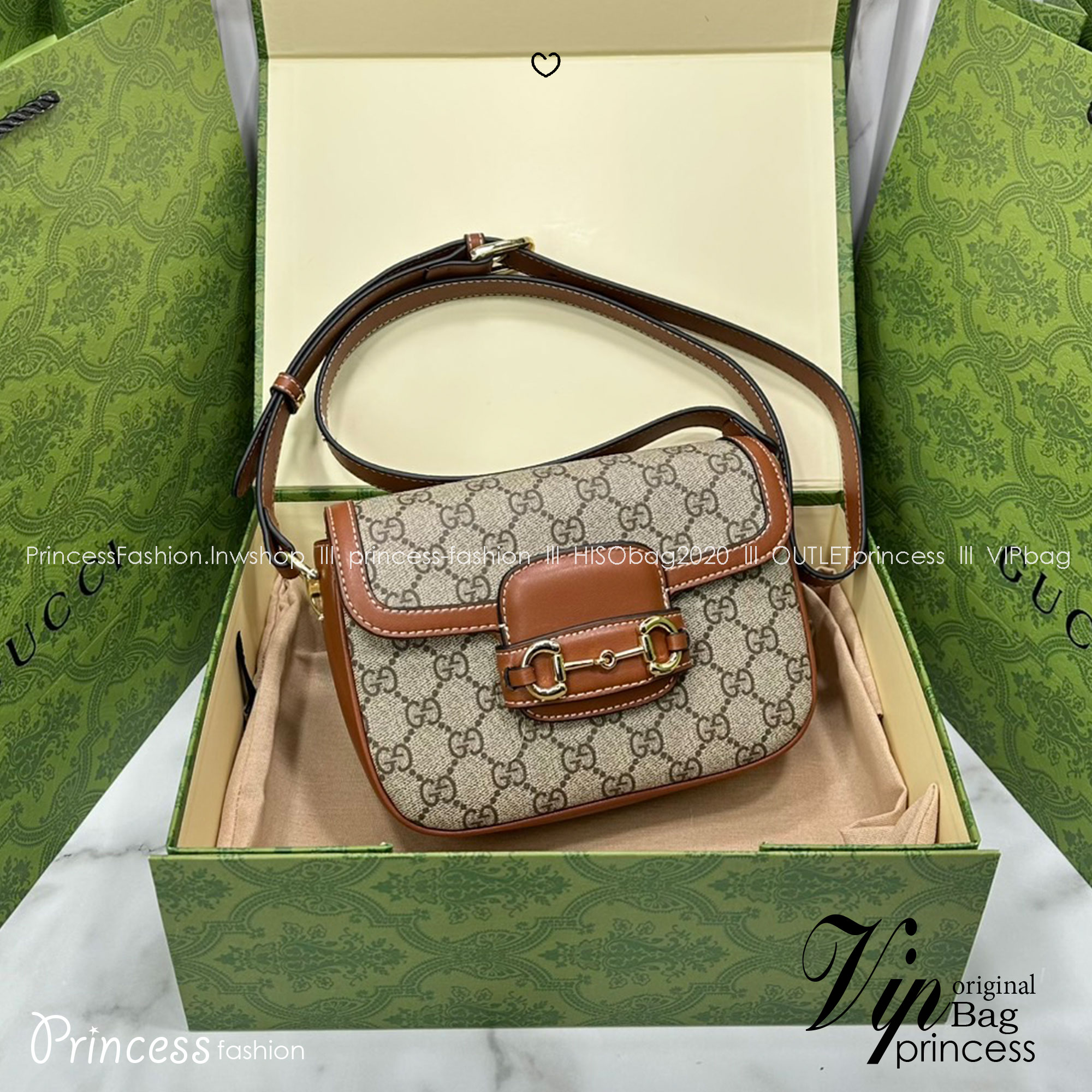 ORI หนังแท้ | 18cm Gucci Horsebit 1955 Soft small shoulder bag ปรับโฉมใหม่เรียบสวยหรู กระเป๋าสะพายไหล่/สะพายข้างทรงคลาสสิค สวยผู้ดี ดารา เซเลปใช้กันเพียบ สวยอยู่ทรงORI หนังแท้ | 18cm Gucci Horsebit 1955 Soft small shoulder bag ปรับโฉมใหม่เรียบสวยหรู กระเป