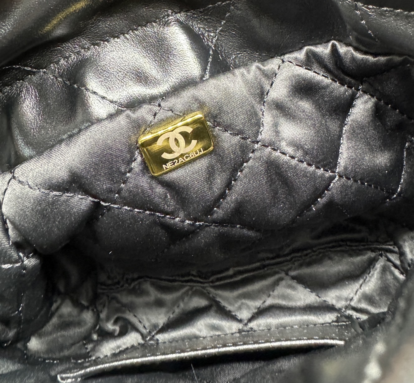 Chanel 22 Mini Handbag With Pearl Chain กระเป๋าทรงโท้ท เกรดออริ สลับแท้ 1:1 ใช้งานต่างประเทศได้