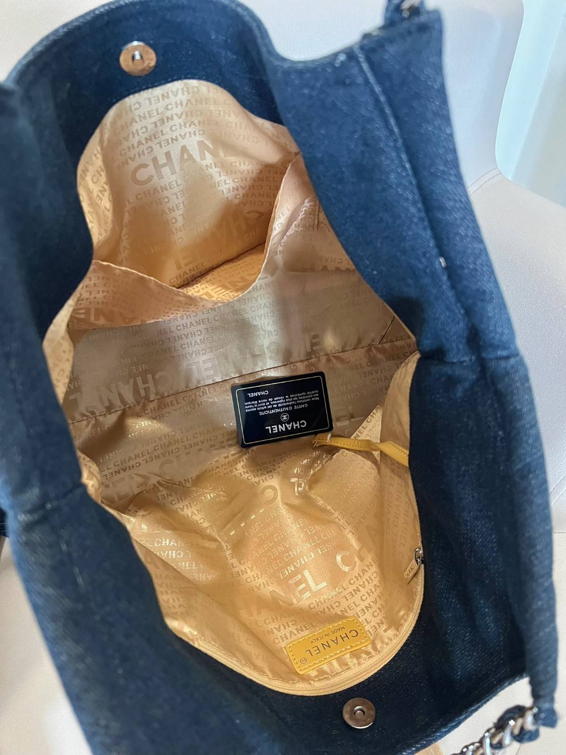 Chanel Blue Denim XL Coco Cabas Tote / CHANEL DENIM SHOULDER BAG กระเป๋าทรงช็อปปิ้งโท้ทใบใหญ่ เอาใจสาวๆสายแบกกันค่ะ กับรุ่นยีนส์ สุดวินเทจ 🧡 เกรดท็อปไฮเอน ใช้งานต่างประเทศได้