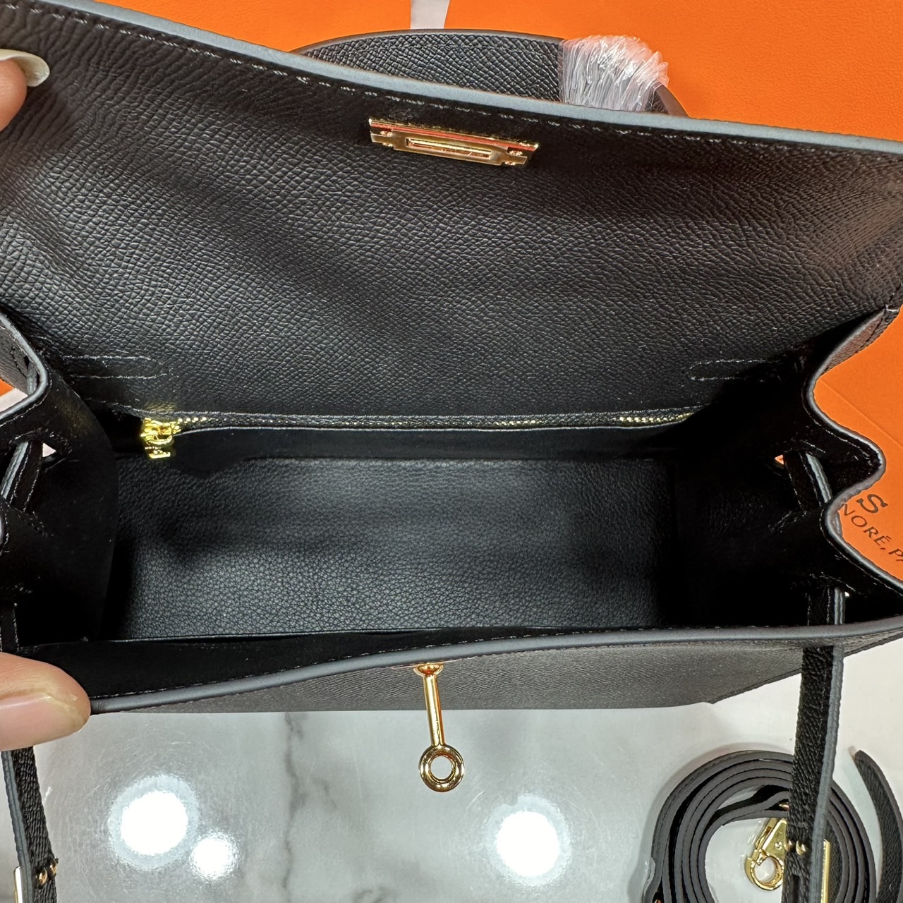 ORI หนังแท้ | Hermes Kelly 25cm / 28cm กระเป๋าสะพายที่สุดแห่งหรูหราลัคชู นิยามของความสง่างามเหนือกาลเวลา แบรนด์เนมในฝัน งดงามดั่งเจ้าหญิง