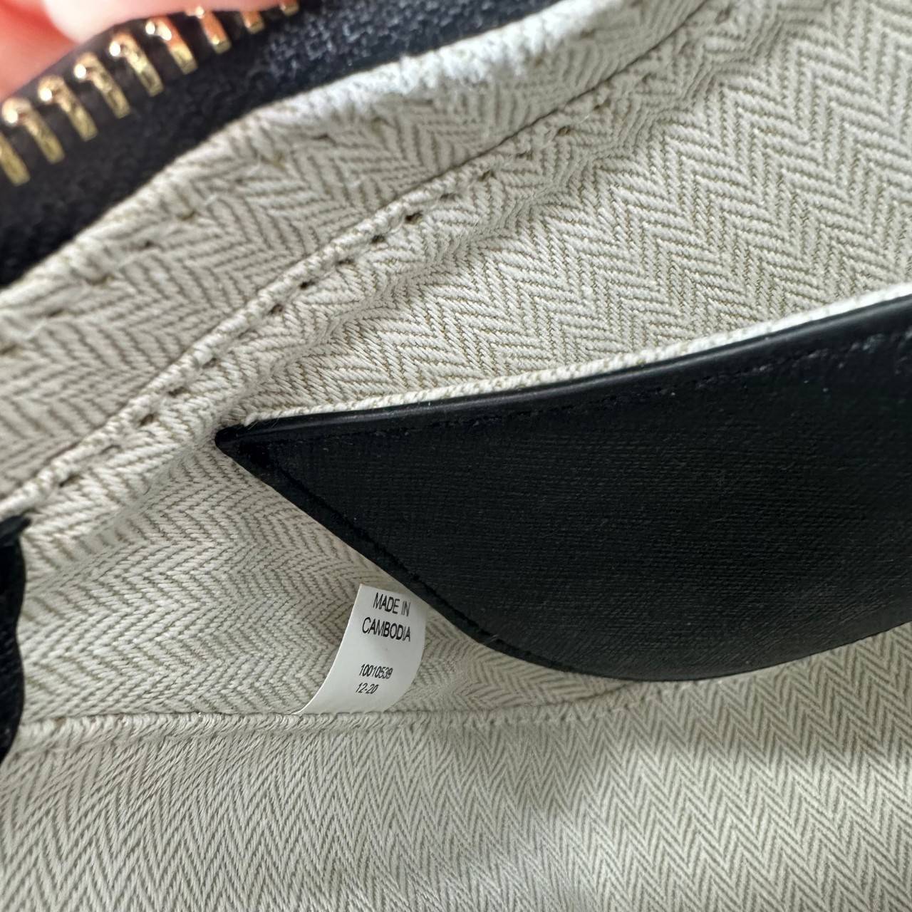 TORY BURCH EMERSON ZIP SHOULDER BAG 137416 / TORY BAG พร้อมส่ง 3 สี กระเป๋าสะพายไหล่ / คล้องแขน หนังซาเฟียโน่ ทนทาน